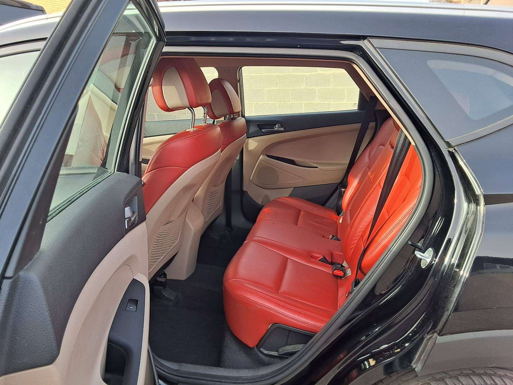 Hyundai TUCSON 1.6 GDi 2WD NAVI BLUET TREKHAAK AIRCO CRUISE