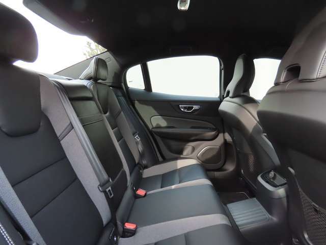 Volvo S60 S60 2.0 T8 R-DESIGN AWD PHEV Polestar Engineered