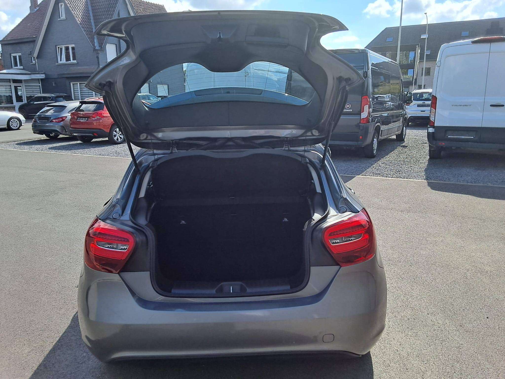 Mercedes-Benz A 180 A 180d Edition *NAVI AIRCO 1STE EIGENAAR*