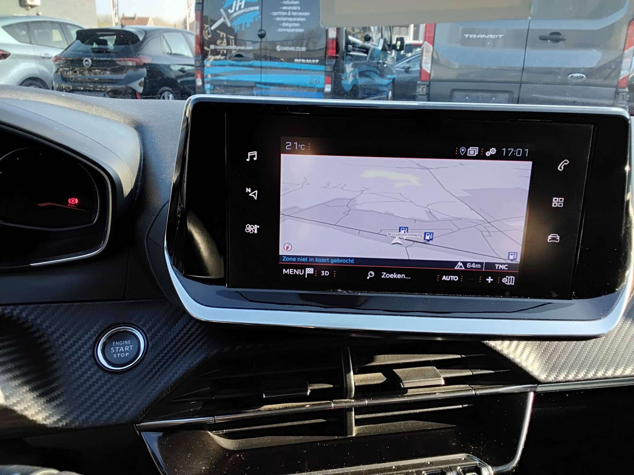 Peugeot 208 1.2i PureTech Allure Pack AUTOM CARPLAY CAM CRUIS