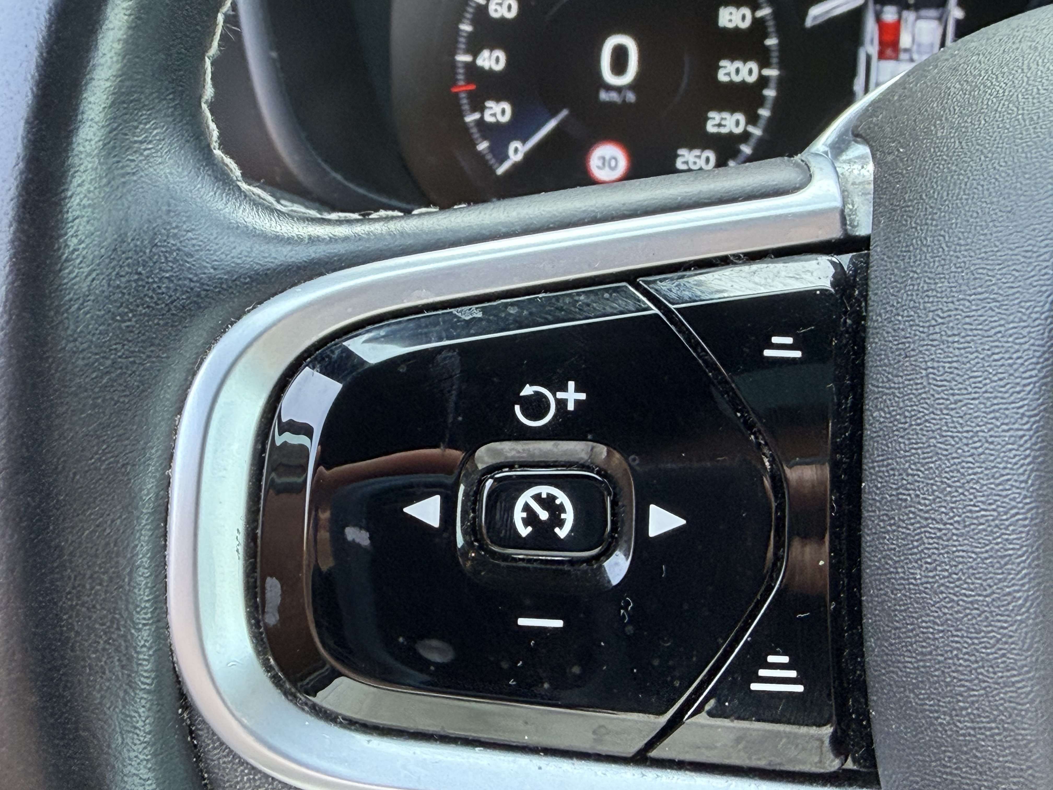 Volvo XC60 2.0 T6 AWD PHEV Geartronic *PANO*CUIR*CAM*