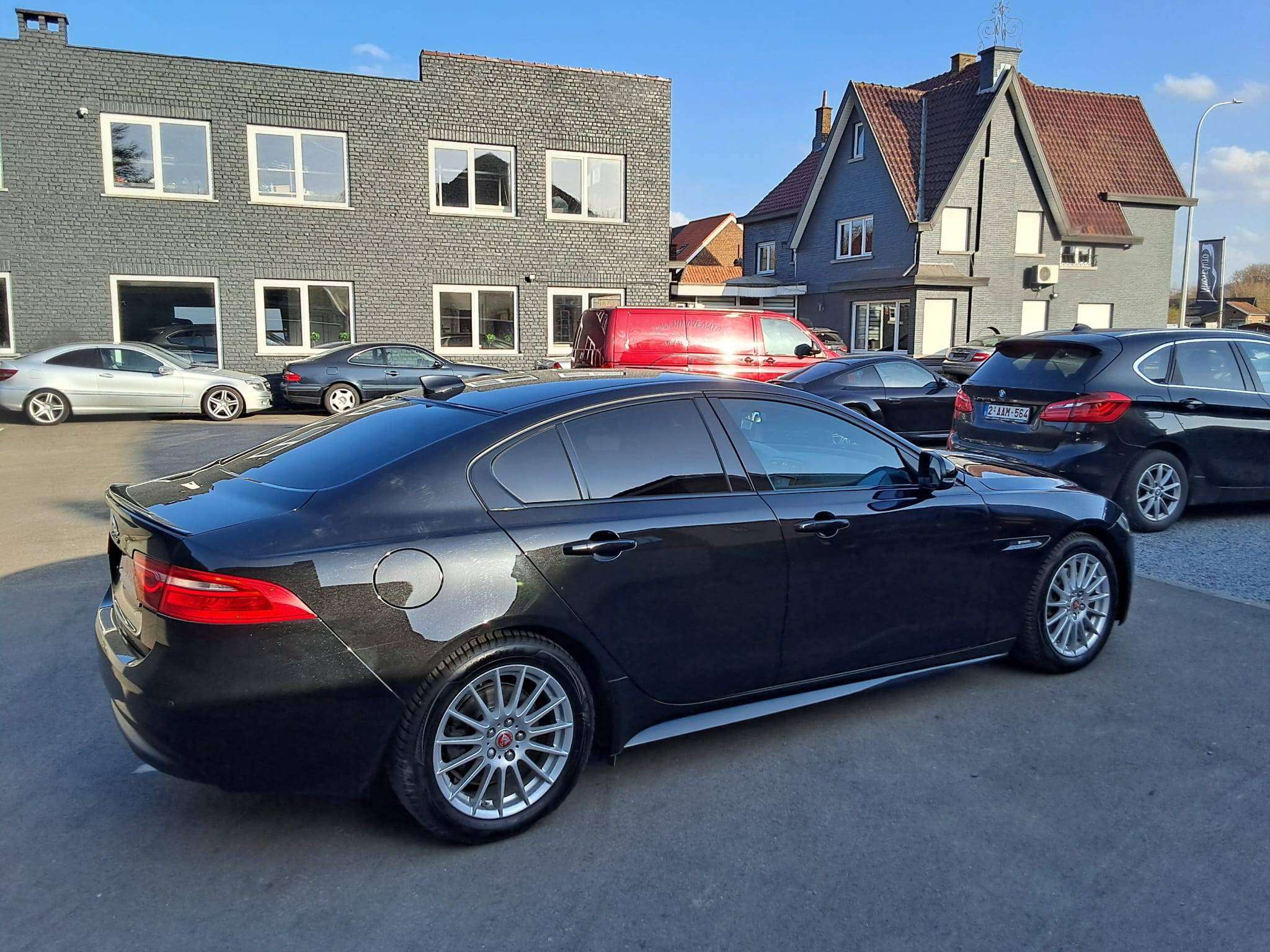 Jaguar XE 2.0 D E-Performance P R-SPORT NAVI CAM PARKH V&A