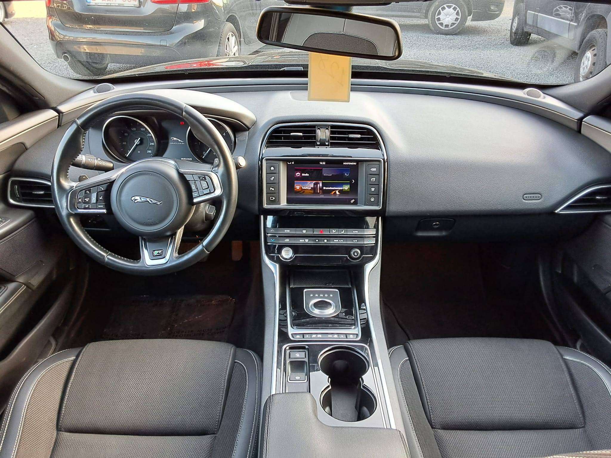Jaguar XE 2.0 D E-Performance P R-SPORT NAVI CAM PARKH V&A