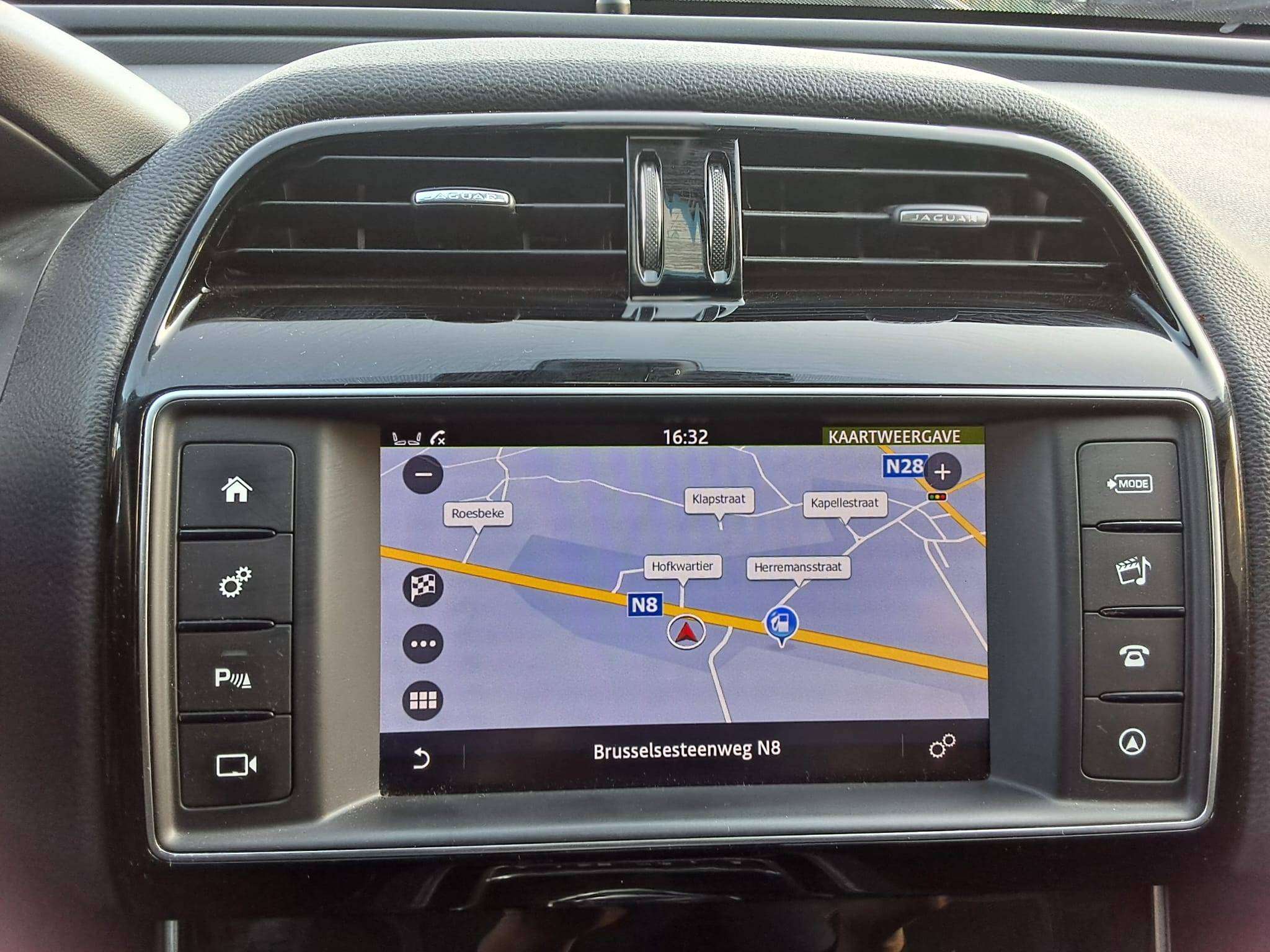 Jaguar XE 2.0 D E-Performance P R-SPORT NAVI CAM PARKH V&A