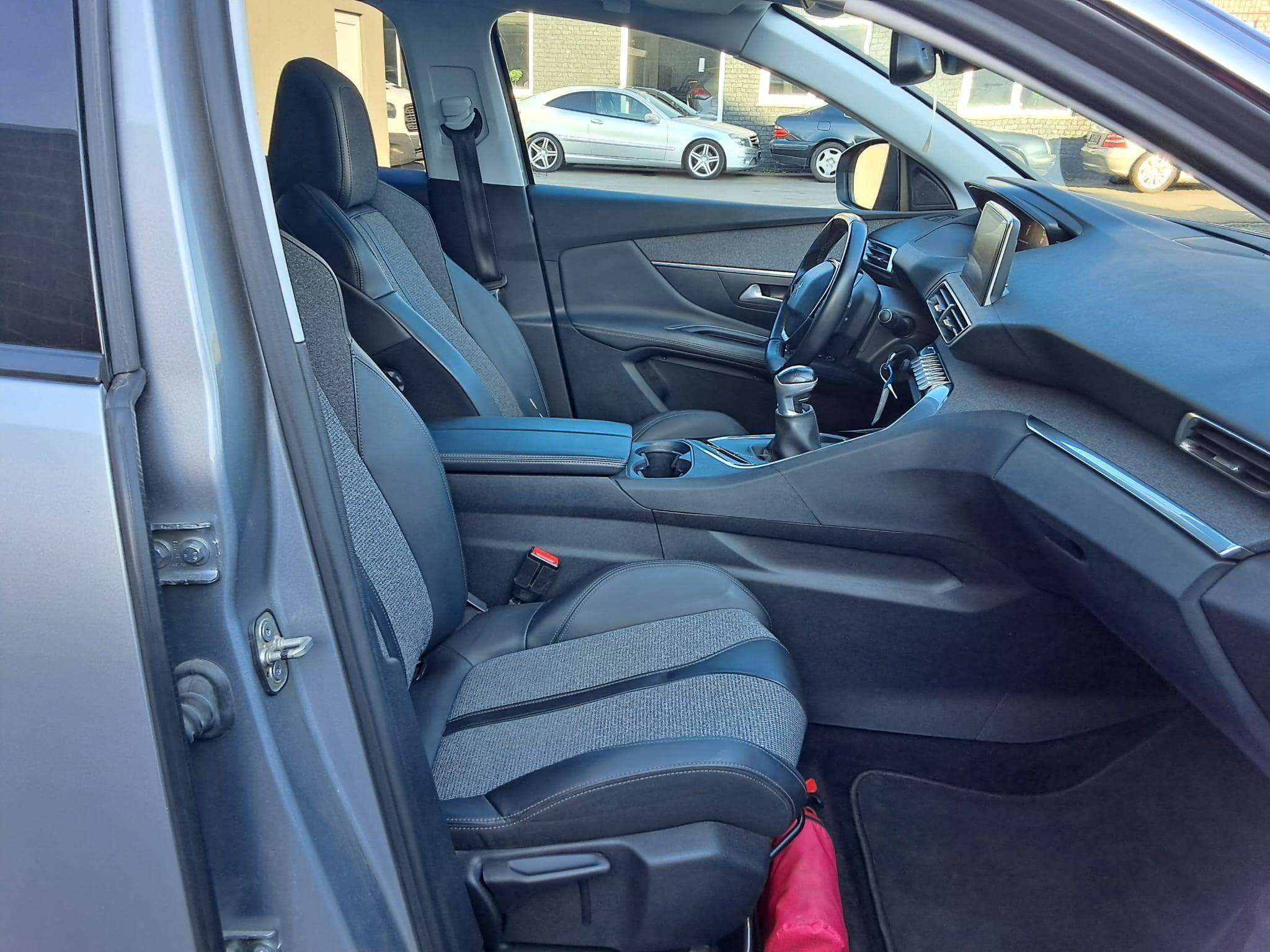 Peugeot 3008 1.5 BlueHDi Allure CARPLAY 360°CAM PANO DAK CRUISE