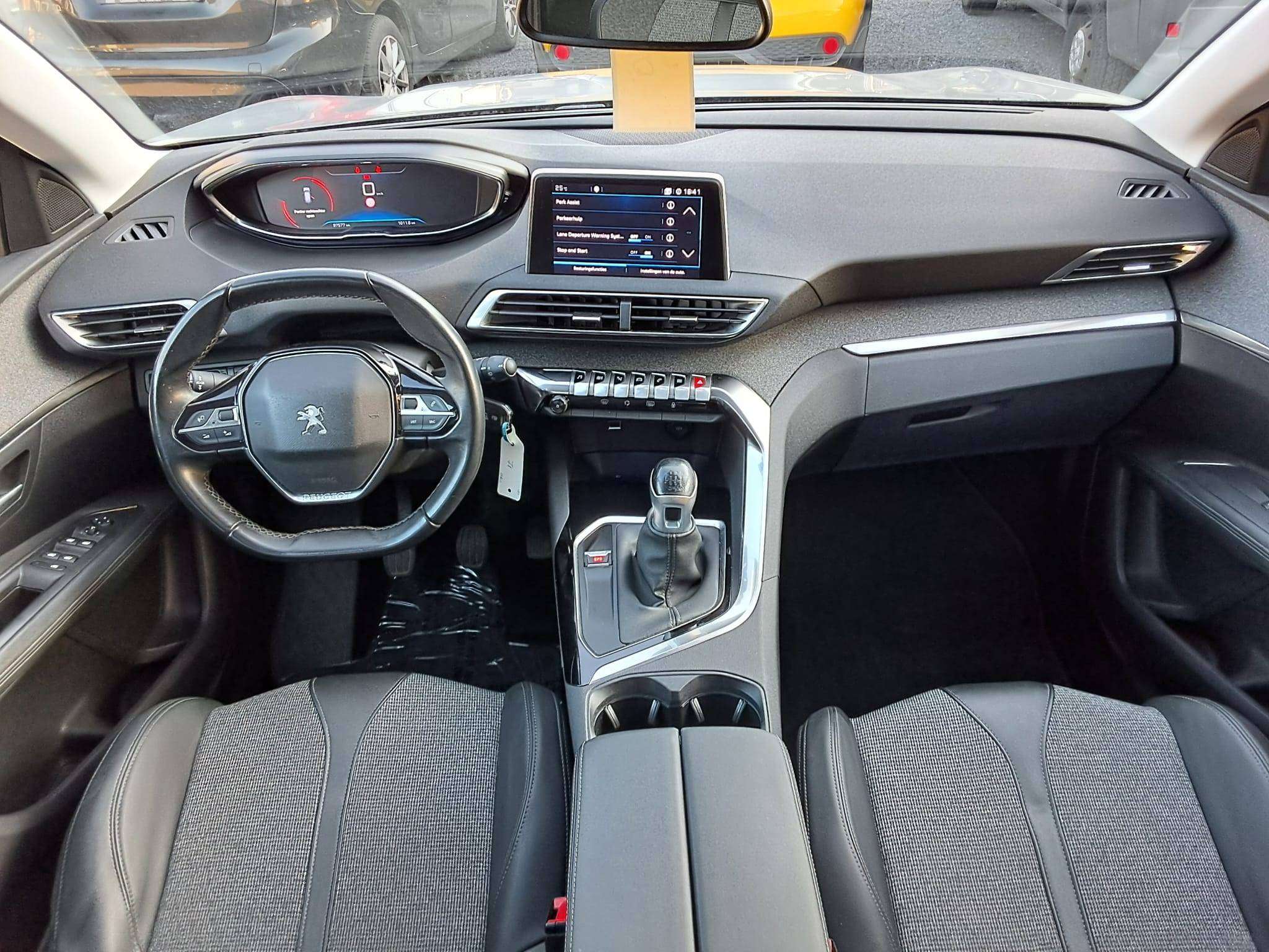 Peugeot 3008 1.5 BlueHDi Allure CARPLAY 360°CAM PANO DAK CRUISE
