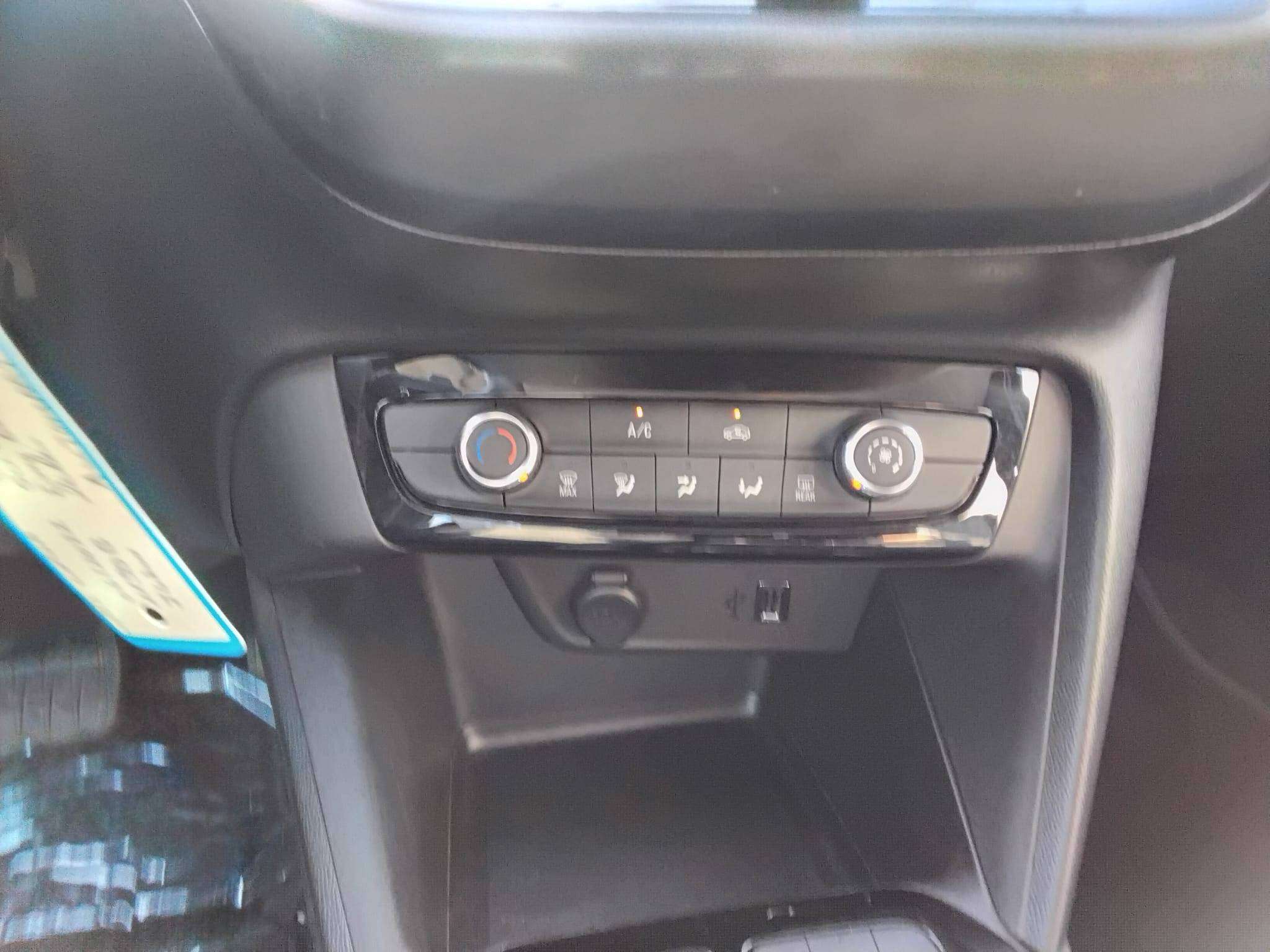 Opel Corsa 1.2 Turbo AUTOM CARPLAY CAM NAVI BLUET CRUISE