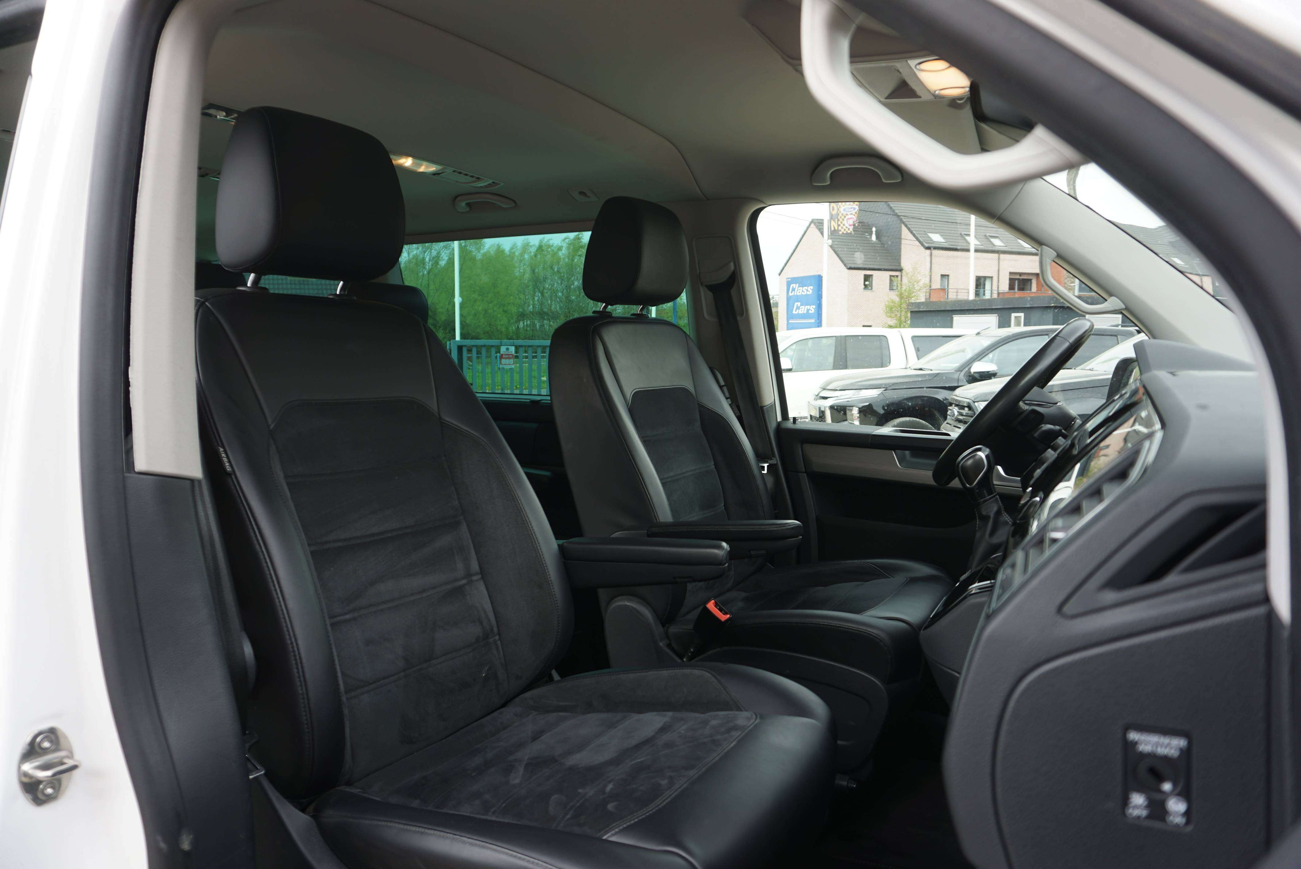 Volkswagen T6 Multivan 2.0 TDi  Generation Six DSG 7 PLACES DISTRONIC FULL