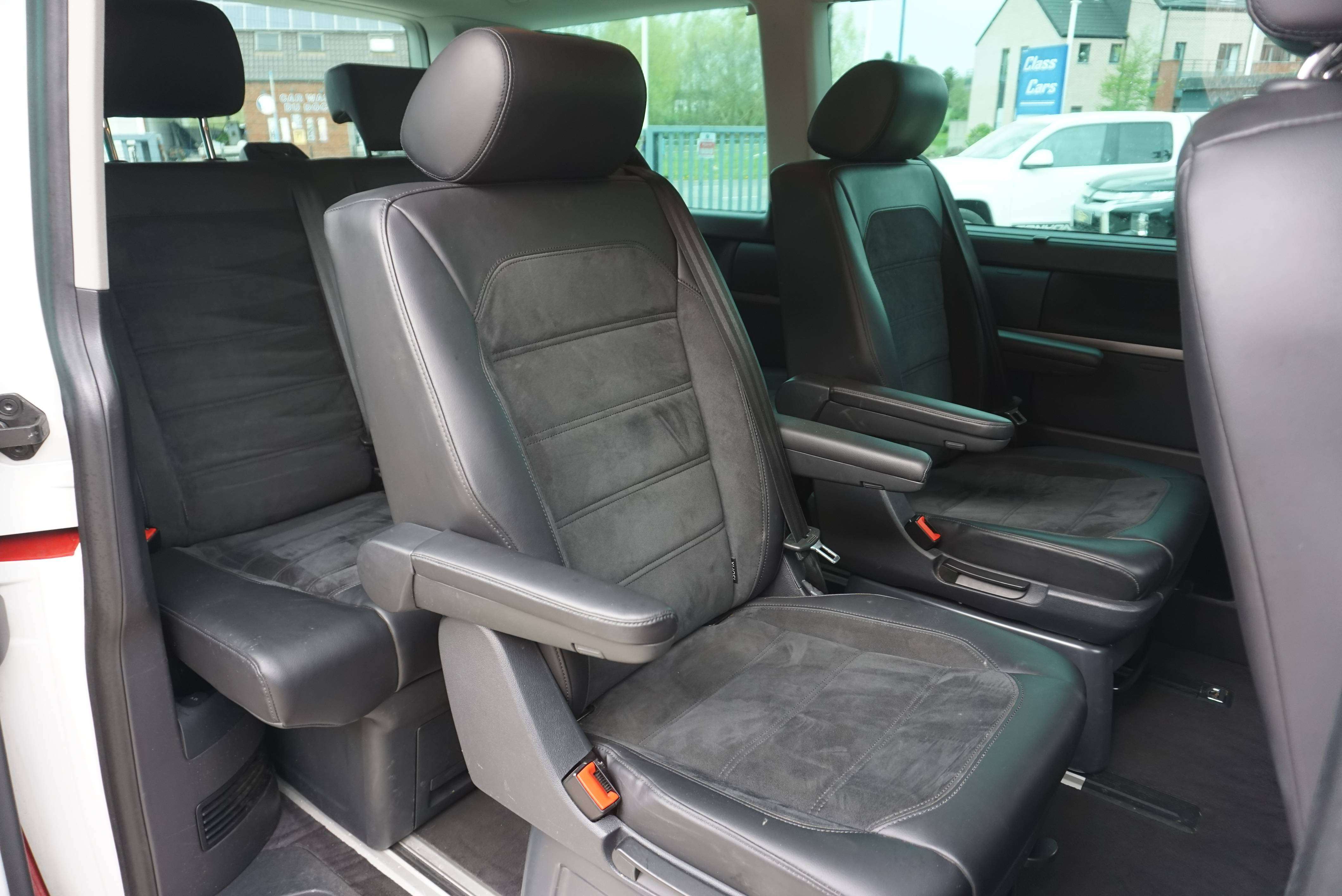 Volkswagen T6 Multivan 2.0 TDi  Generation Six DSG 7 PLACES DISTRONIC FULL