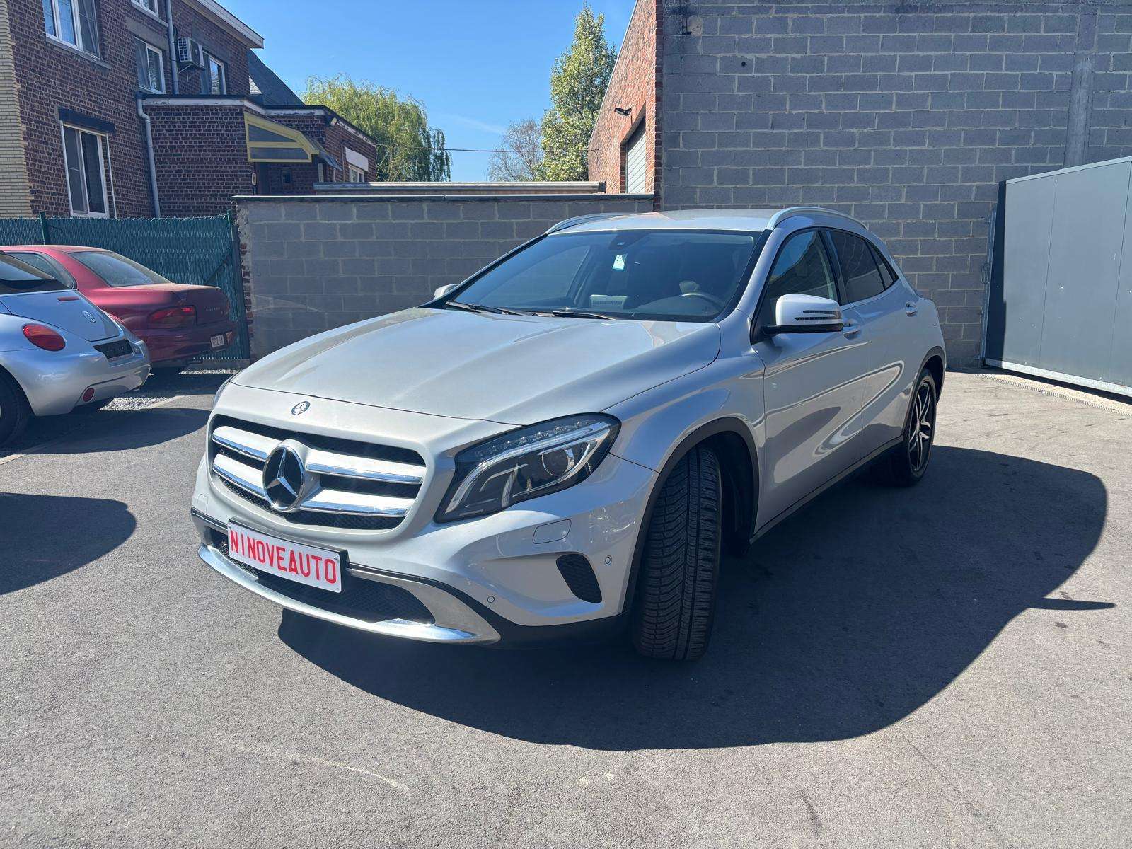 Mercedes-Benz GLA 180 i X156 Activity Edition*NAV PARKSENSOR CRUISE BT