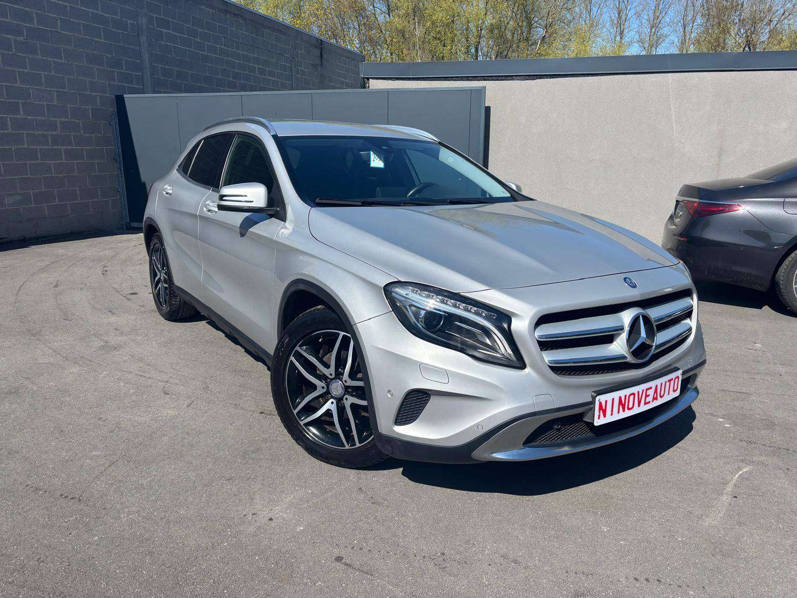 Mercedes-Benz GLA 180 i X156 Activity Edition*NAV PARKSENSOR CRUISE BT