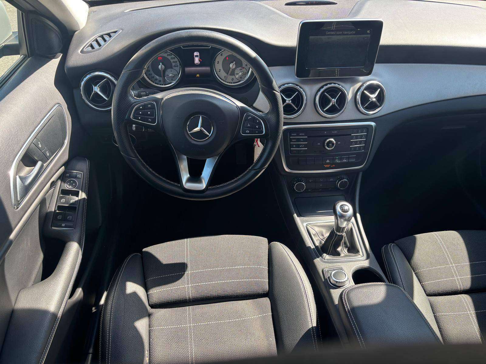 Mercedes-Benz GLA 180 i X156 Activity Edition*NAV PARKSENSOR CRUISE BT