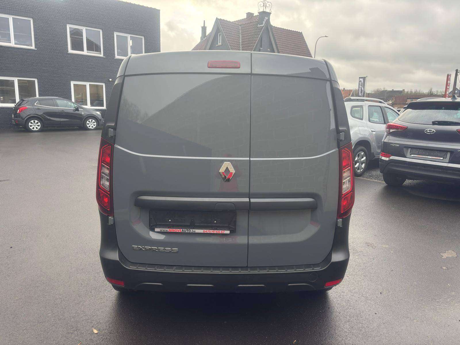 Renault Express 1.5d Blue dCi Ecoleader*Apple Carplay HALFLED