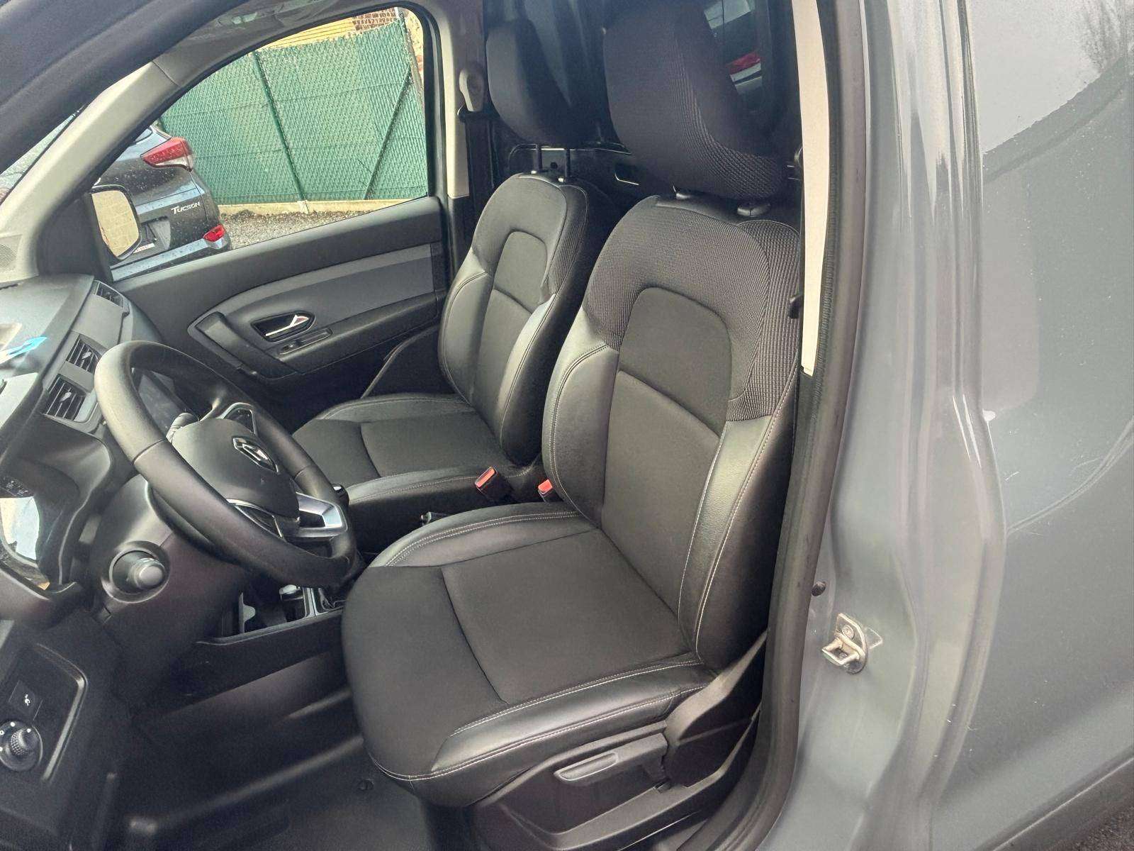 Renault Express 1.5d Blue dCi Ecoleader*Apple Carplay HALFLED