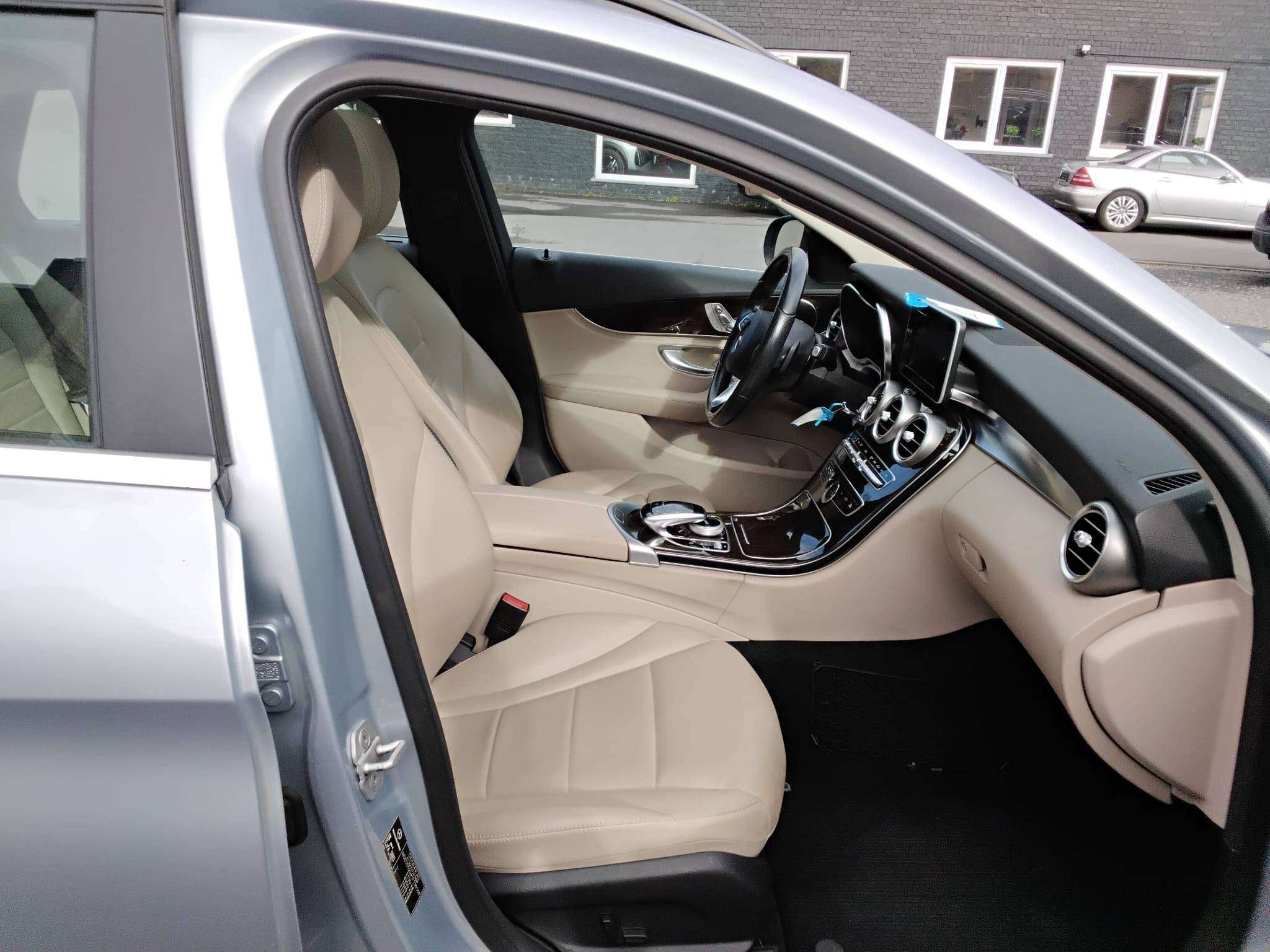Mercedes-Benz C 220 AUTOM NAVI TREKHAAK PARKHULP V&A PANODAK BLUET CRUISE