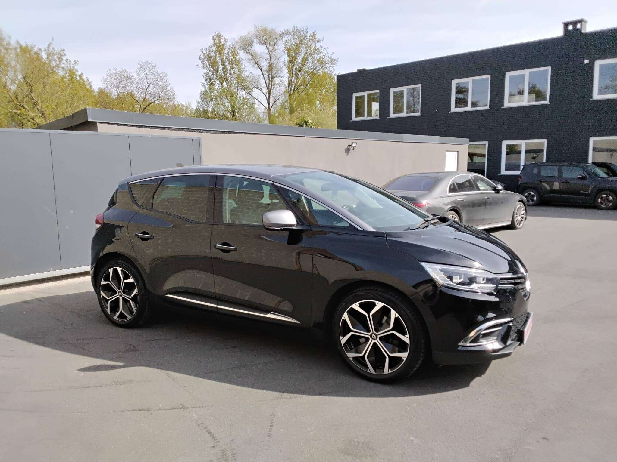 Renault Scenic 1.33 TCe Intens AUTOM CAM TREKHAAK NAVI BLUET CRUISE