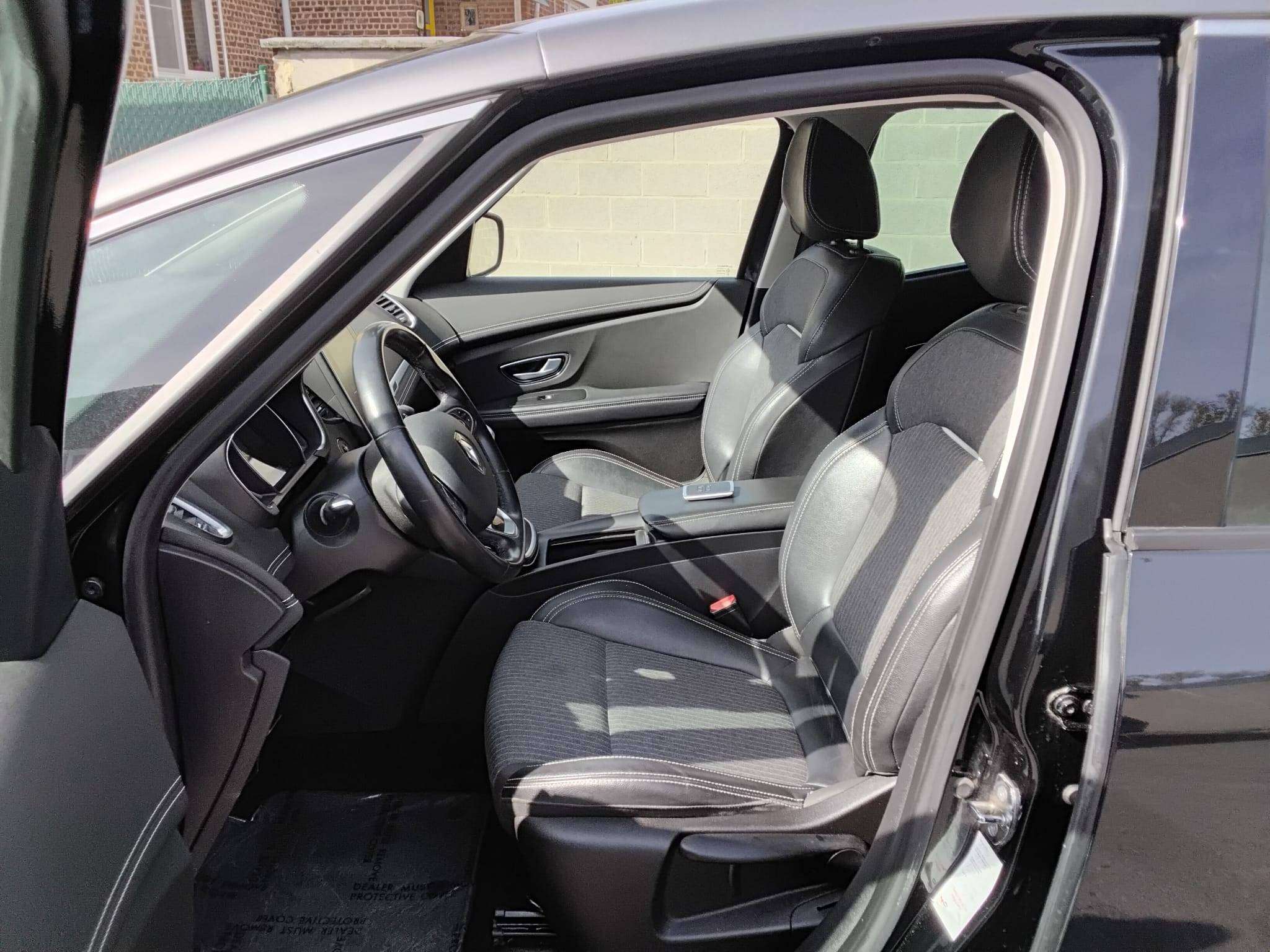 Renault Scenic 1.33 TCe Intens AUTOM CAM TREKHAAK NAVI BLUET CRUISE