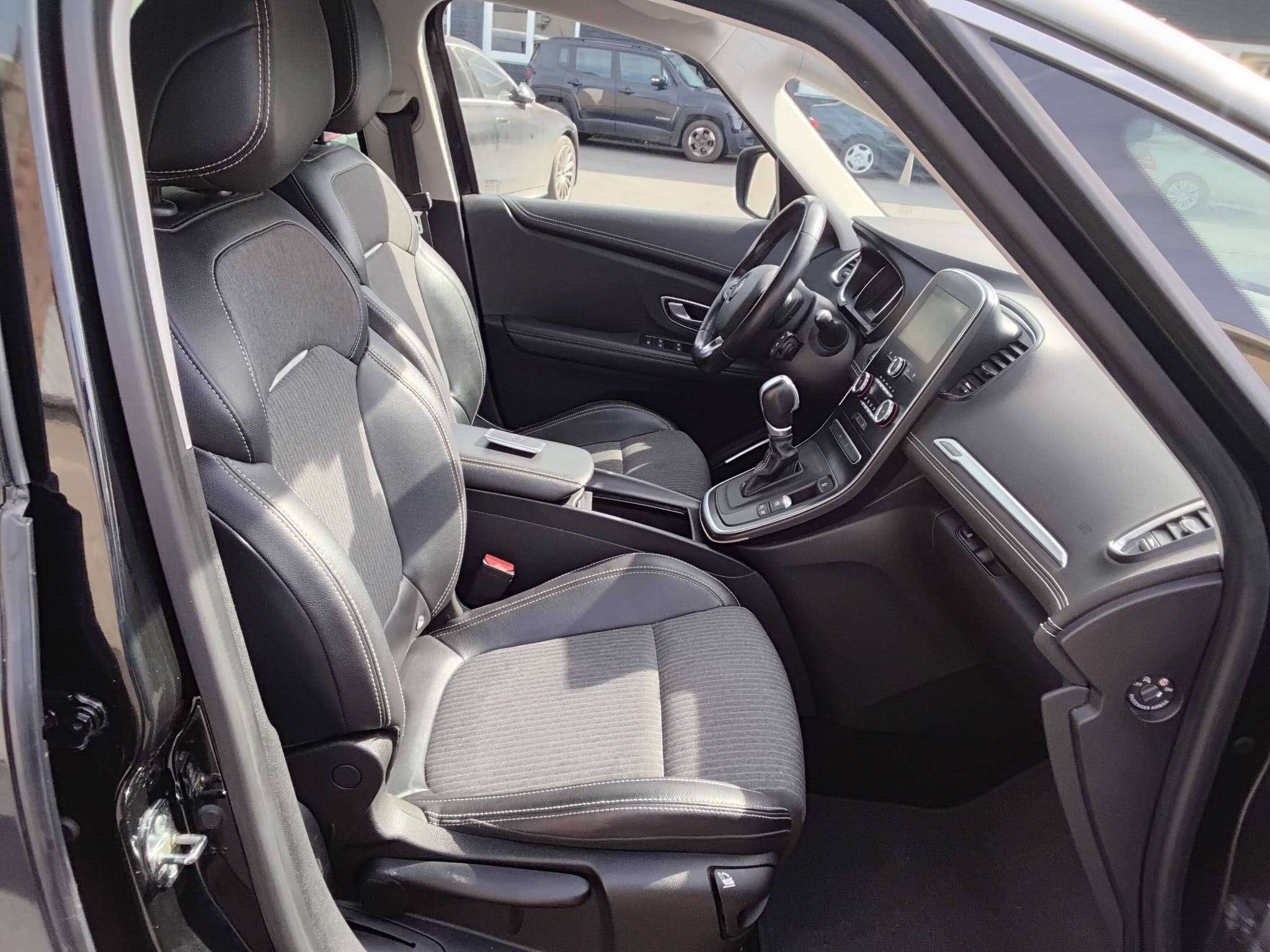 Renault Scenic 1.33 TCe Intens AUTOM CAM TREKHAAK NAVI BLUET CRUISE