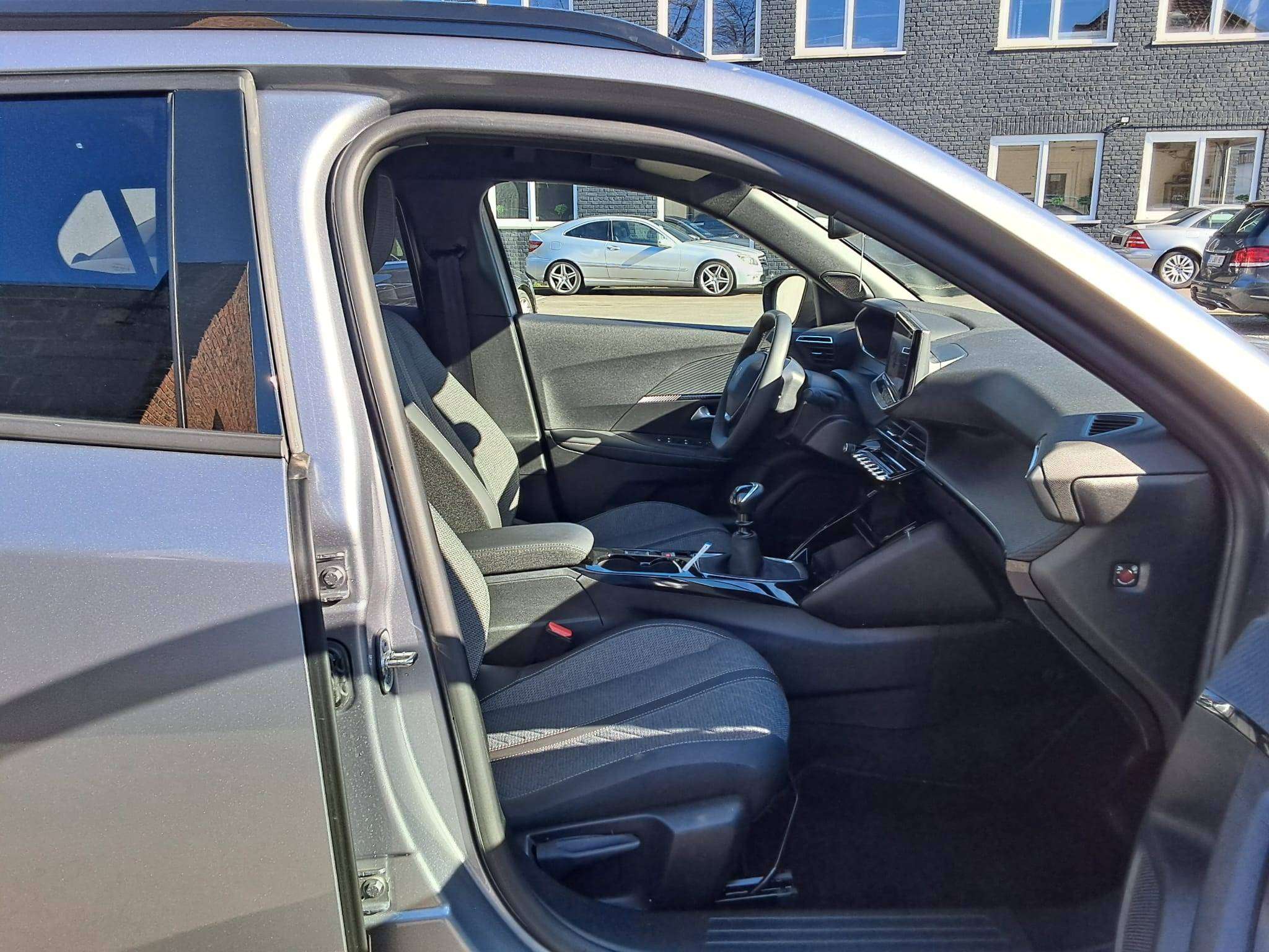 Peugeot 2008 1.2Turbo Allure 360°CAM PARKHULP V&A CARPLAY AIRCO