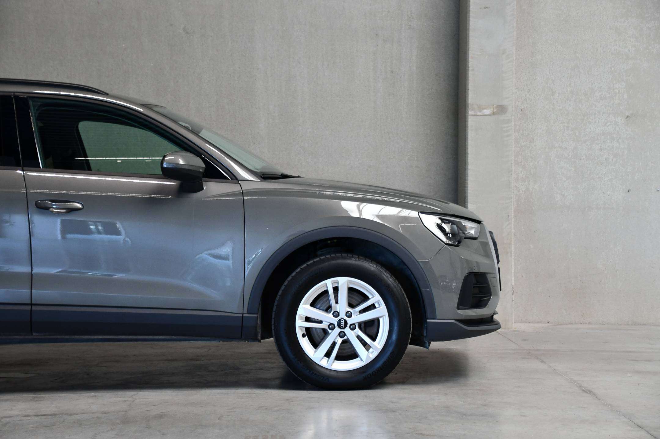 Audi Q3 Q3 Sportback PHEV l Adaptive Cruise Control l Camera l Zetelverwarming l Getinte ramen