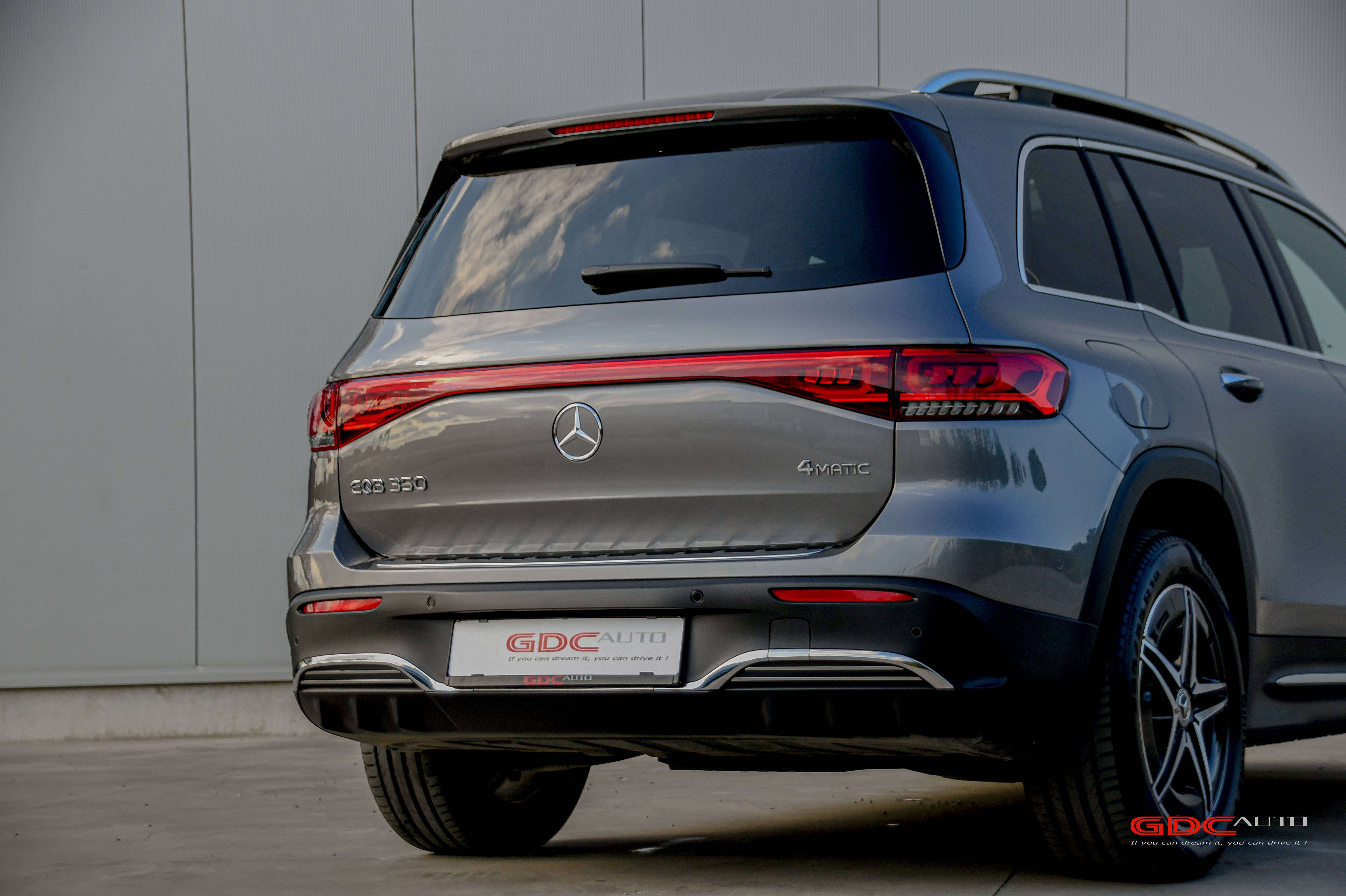 Mercedes-Benz EQB 350 AMG LINE - 4 MATIC -PANO DAK - 7PL