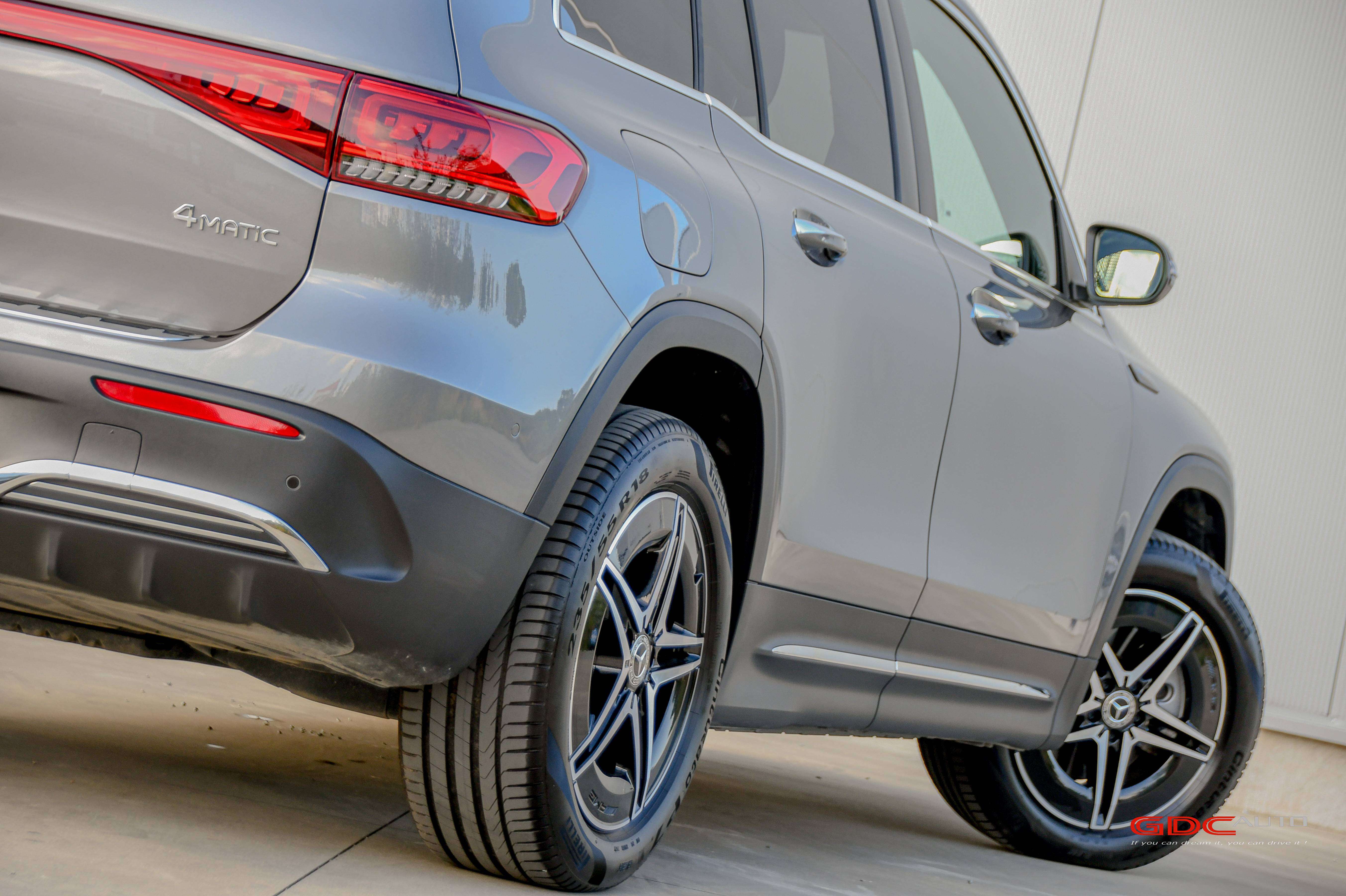 Mercedes-Benz EQB 350 AMG LINE - 4 MATIC -PANO DAK - 7PL