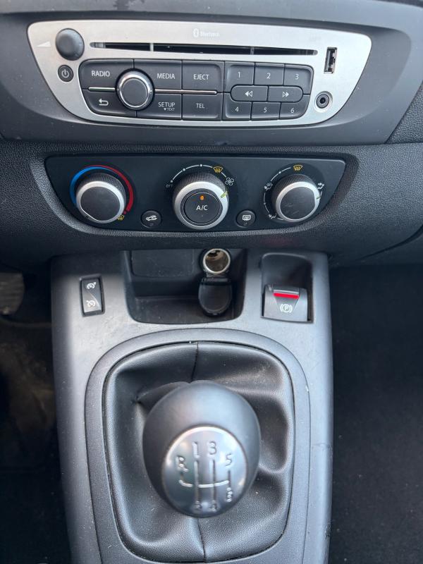 Renault Scenic III 2015 dCi1.5L SUIVI D ENTRETIEN GPS RADARS AV/AR BLUETOOTH PAYER EN 3Fois