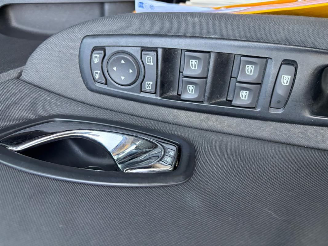 Renault Scenic III 2015 dCi1.5L SUIVI D ENTRETIEN GPS RADARS AV/AR BLUETOOTH PAYER EN 3Fois