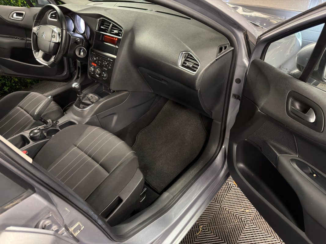Citroen C4 II 2EME GENERATION 1.2 TURBO 110 Cv - GARANTIE 1 AN