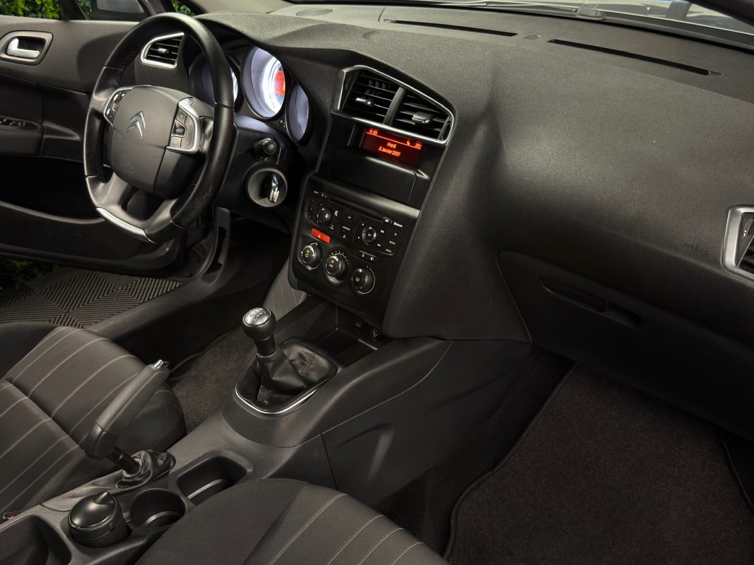 Citroen C4 II 2EME GENERATION 1.2 TURBO 110 Cv - GARANTIE 1 AN