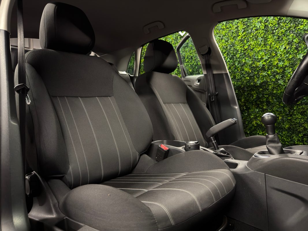 Citroen C4 II 2EME GENERATION 1.2 TURBO 110 Cv - GARANTIE 1 AN