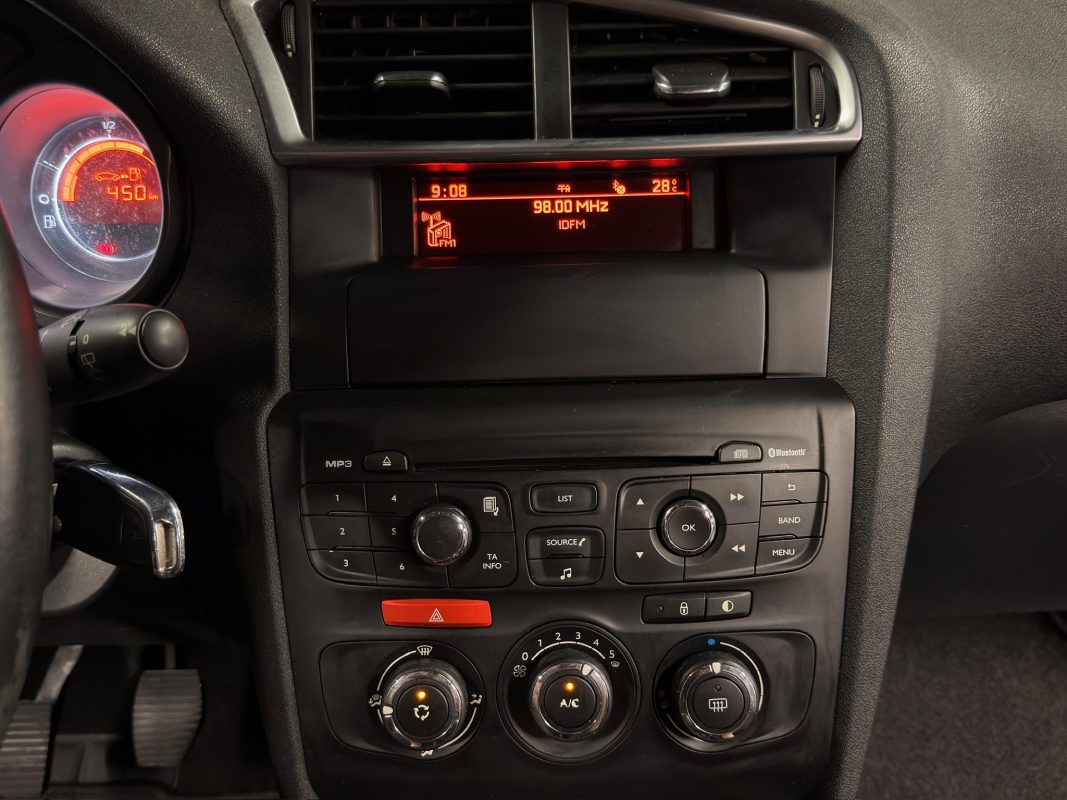 Citroen C4 II 2EME GENERATION 1.2 TURBO 110 Cv - GARANTIE 1 AN