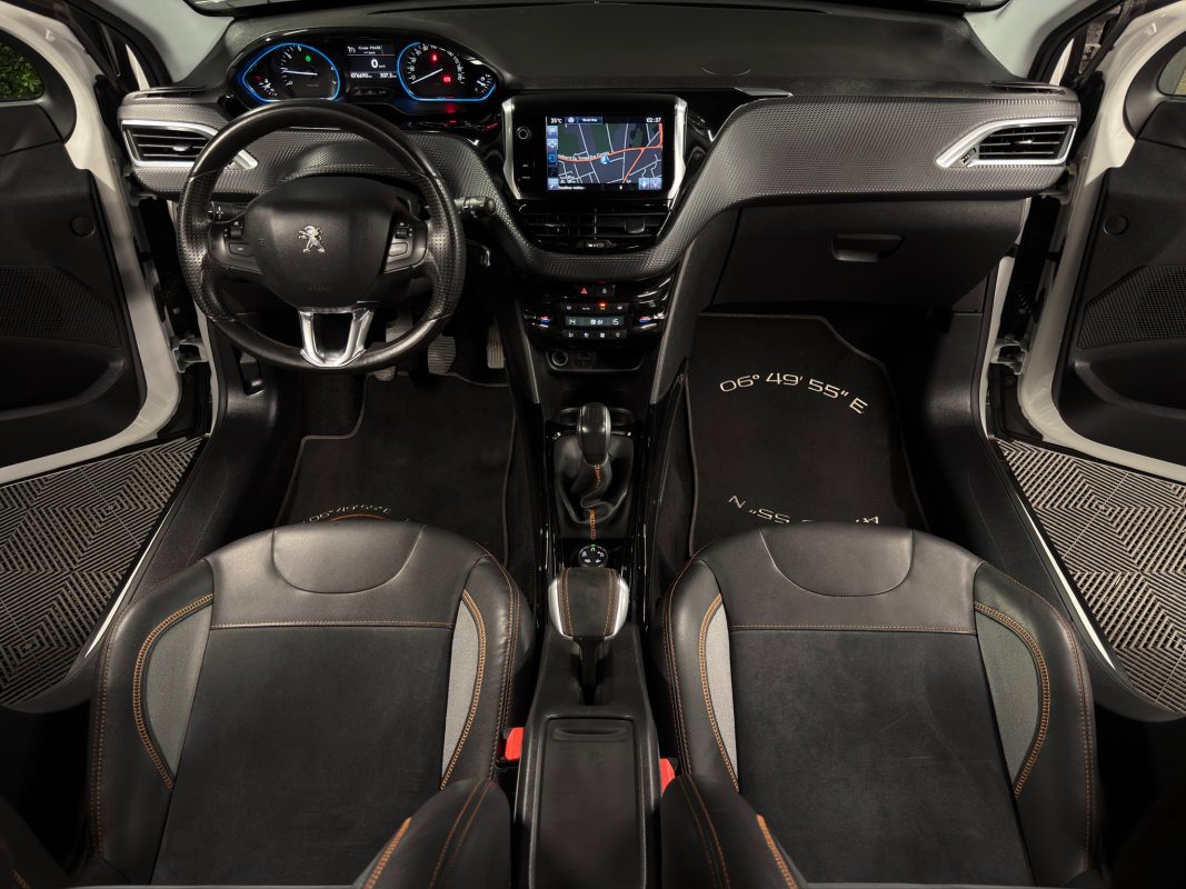 Peugeot 2008 CROSSWAY 1.2 TURBO 110 Cv ECRAN GPS TACTILE / CRIT AIR 1 - GARANTIE AN