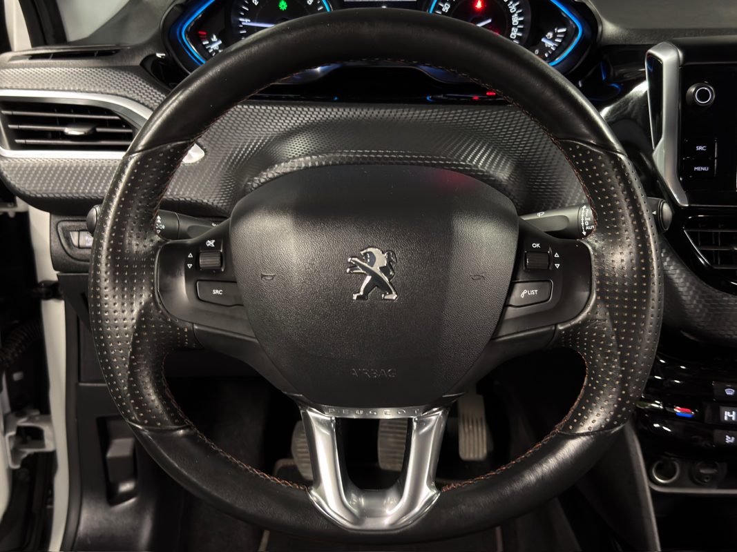 Peugeot 2008 CROSSWAY 1.2 TURBO 110 Cv ECRAN GPS TACTILE / CRIT AIR 1 - GARANTIE AN