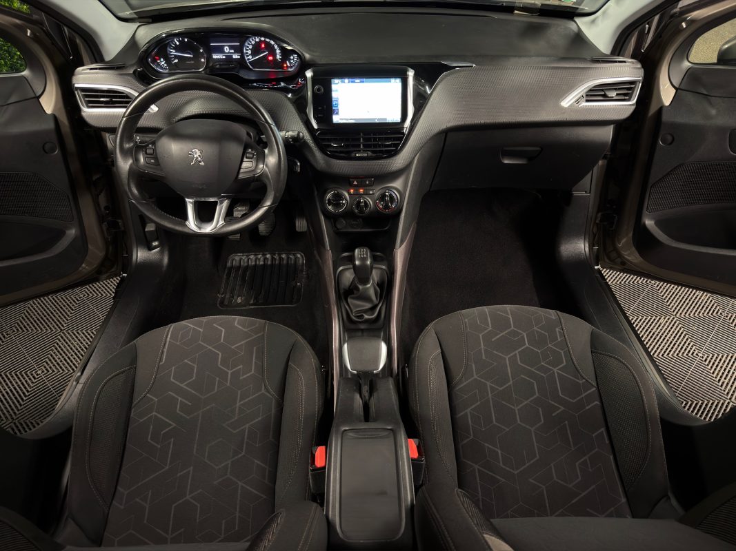 Peugeot 2008 1.6 HDI 100 Cv ECRAN GPS TACTILE / CRIT AIR 2 - GARANTIE 1 AN