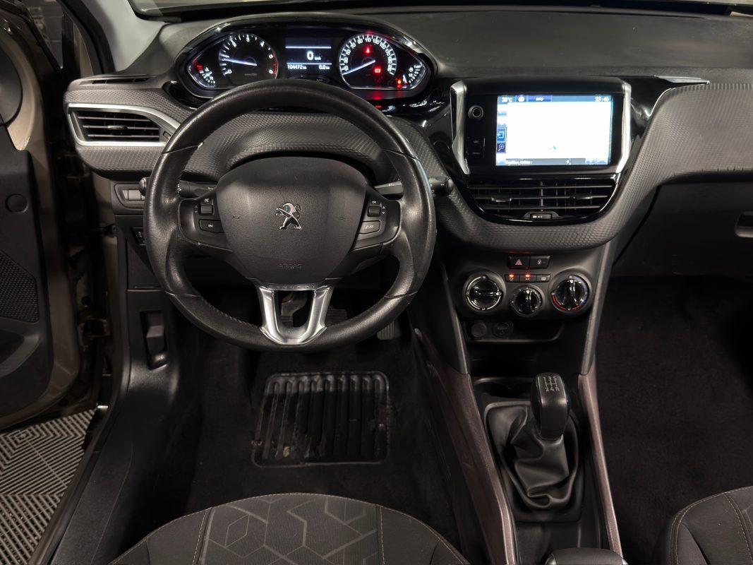 Peugeot 2008 1.6 HDI 100 Cv ECRAN GPS TACTILE / CRIT AIR 2 - GARANTIE 1 AN