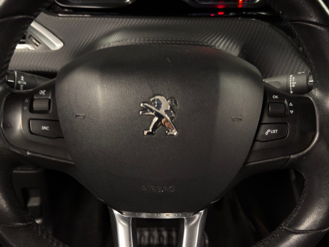 Peugeot 2008 1.6 HDI 100 Cv ECRAN GPS TACTILE / CRIT AIR 2 - GARANTIE 1 AN