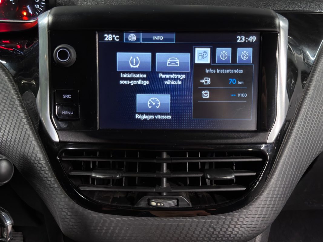 Peugeot 2008 1.6 HDI 100 Cv ECRAN GPS TACTILE / CRIT AIR 2 - GARANTIE 1 AN