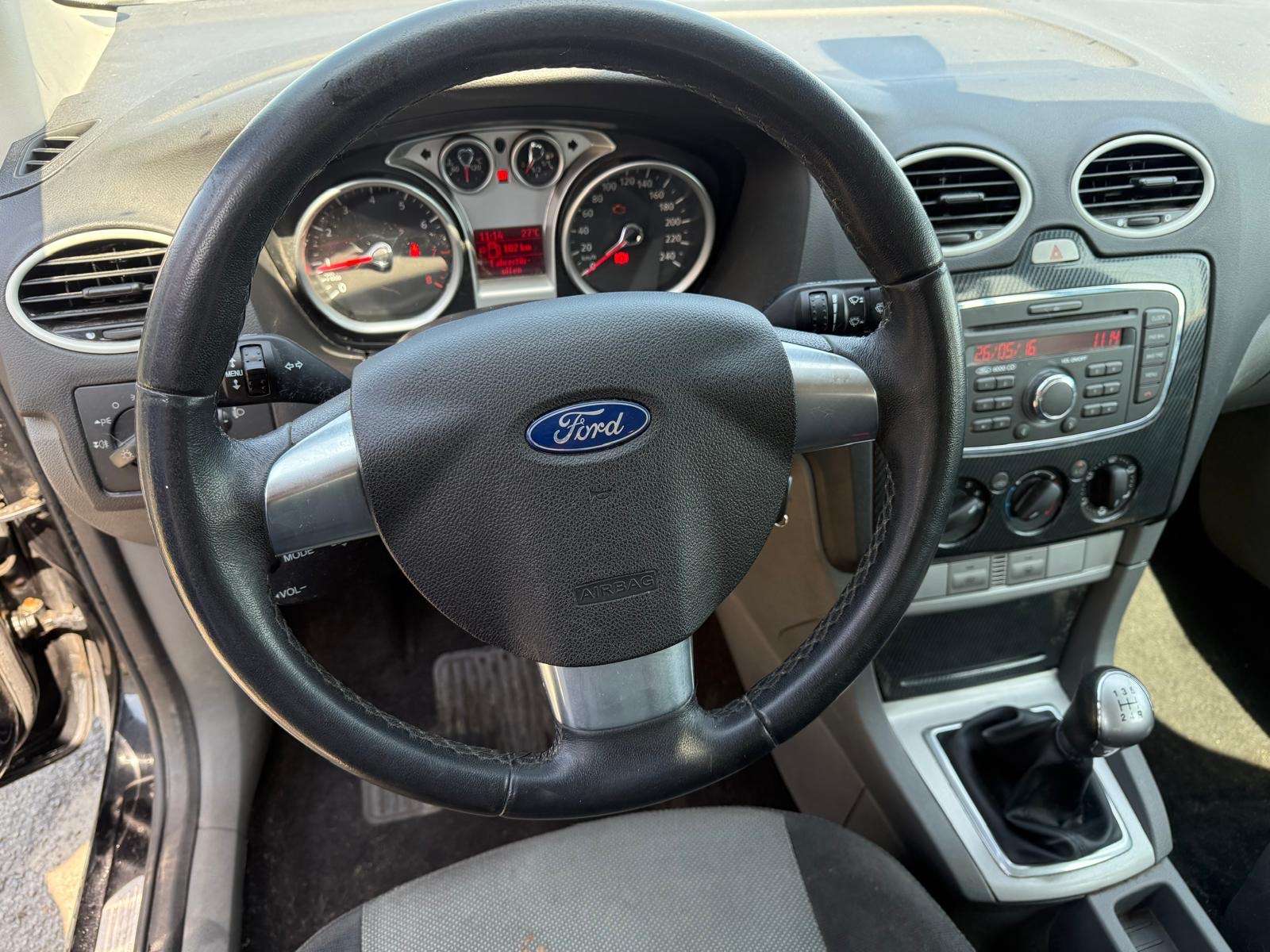 Ford Focus Focus 1.6i Titanium // EXPORT //
