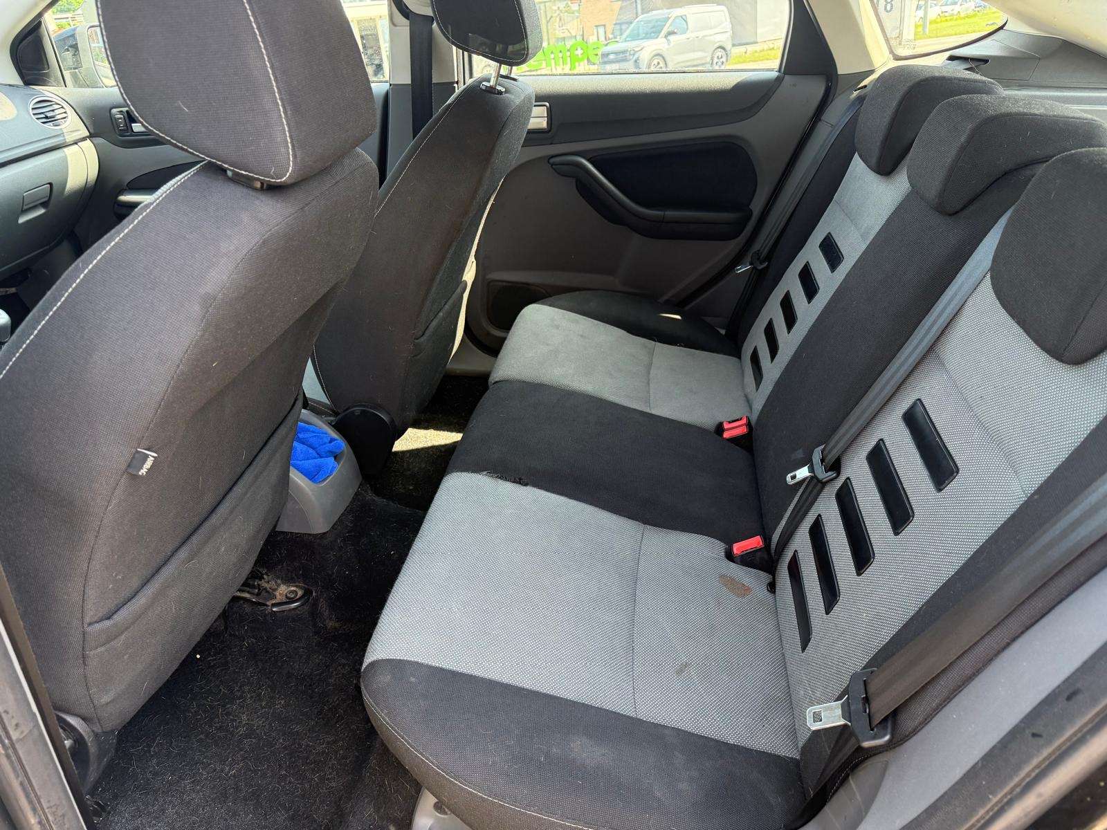 Ford Focus Focus 1.6i Titanium // EXPORT //