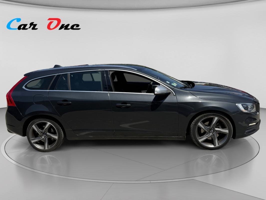 Volvo V60 D4 181 ch StopetStart R-Design Geartronic - 1ere Main Entretien Volvo