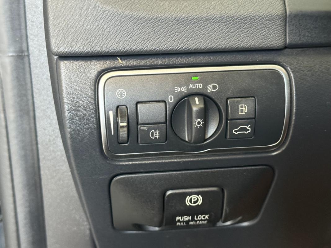 Volvo V60 D4 181 ch StopetStart R-Design Geartronic - 1ere Main Entretien Volvo