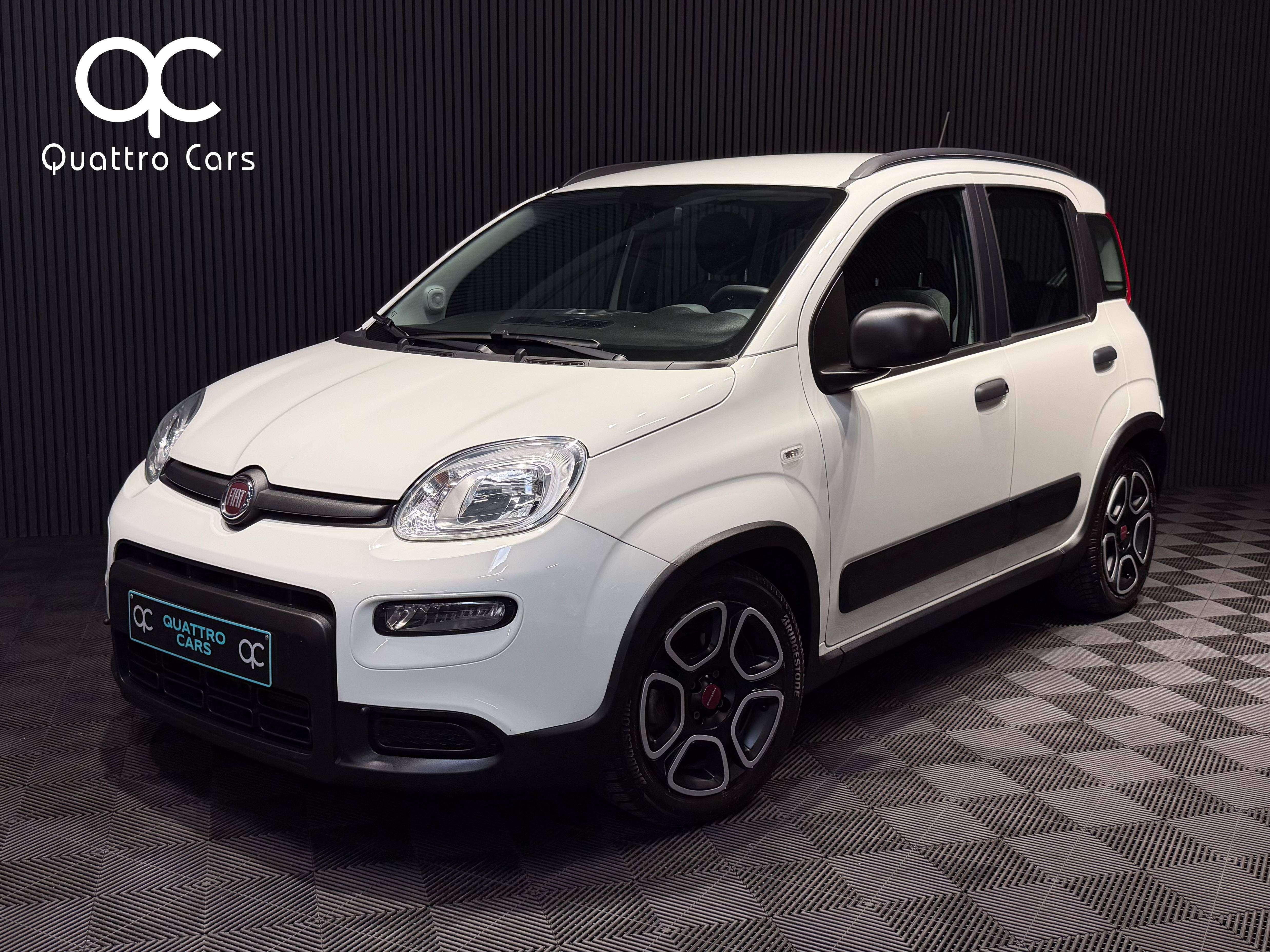 Fiat Panda 1.0i Hybrid - Clim - Bluetooth - Beau look !!