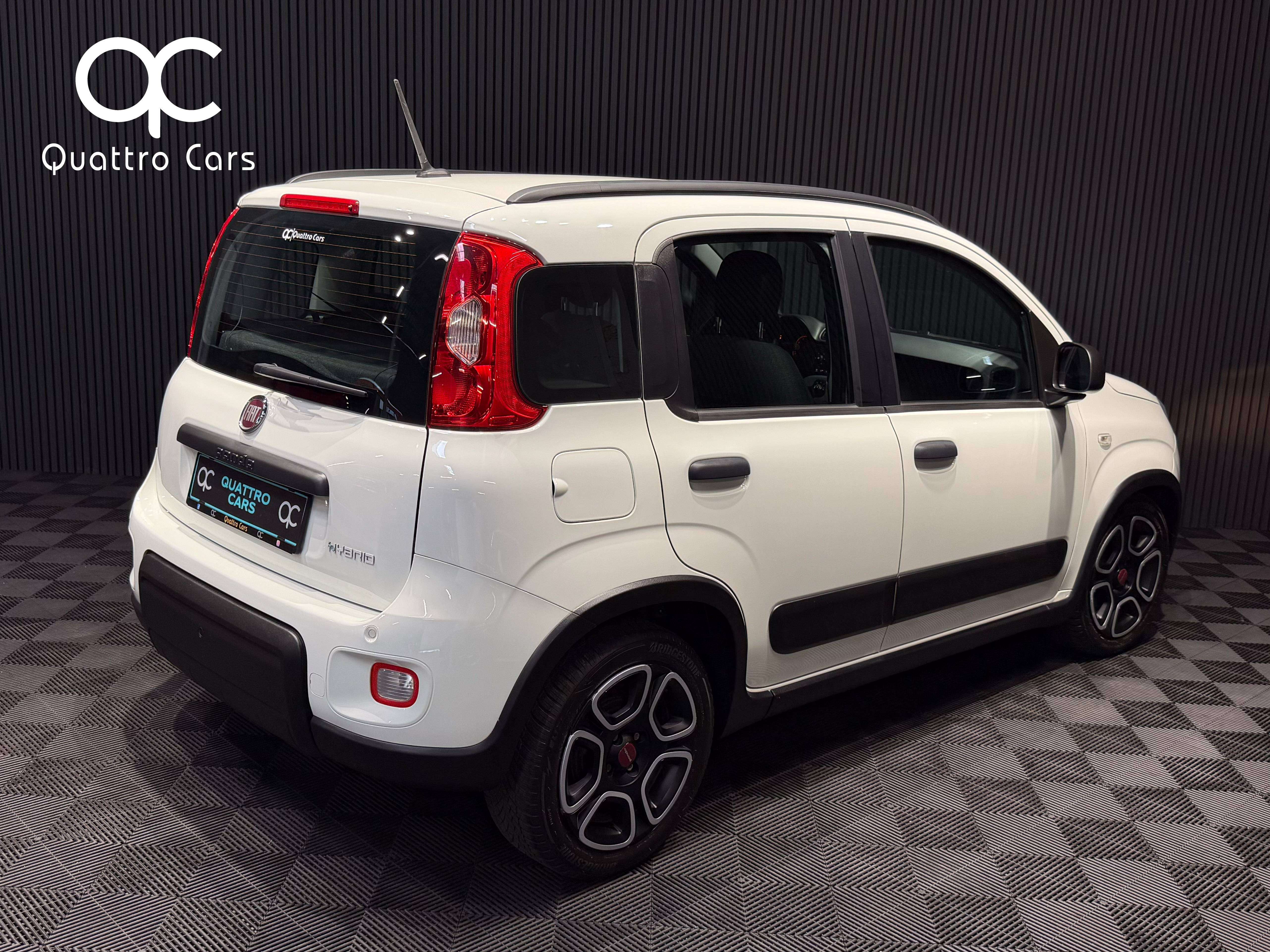Fiat Panda 1.0i Hybrid - Clim - Bluetooth - Beau look !!