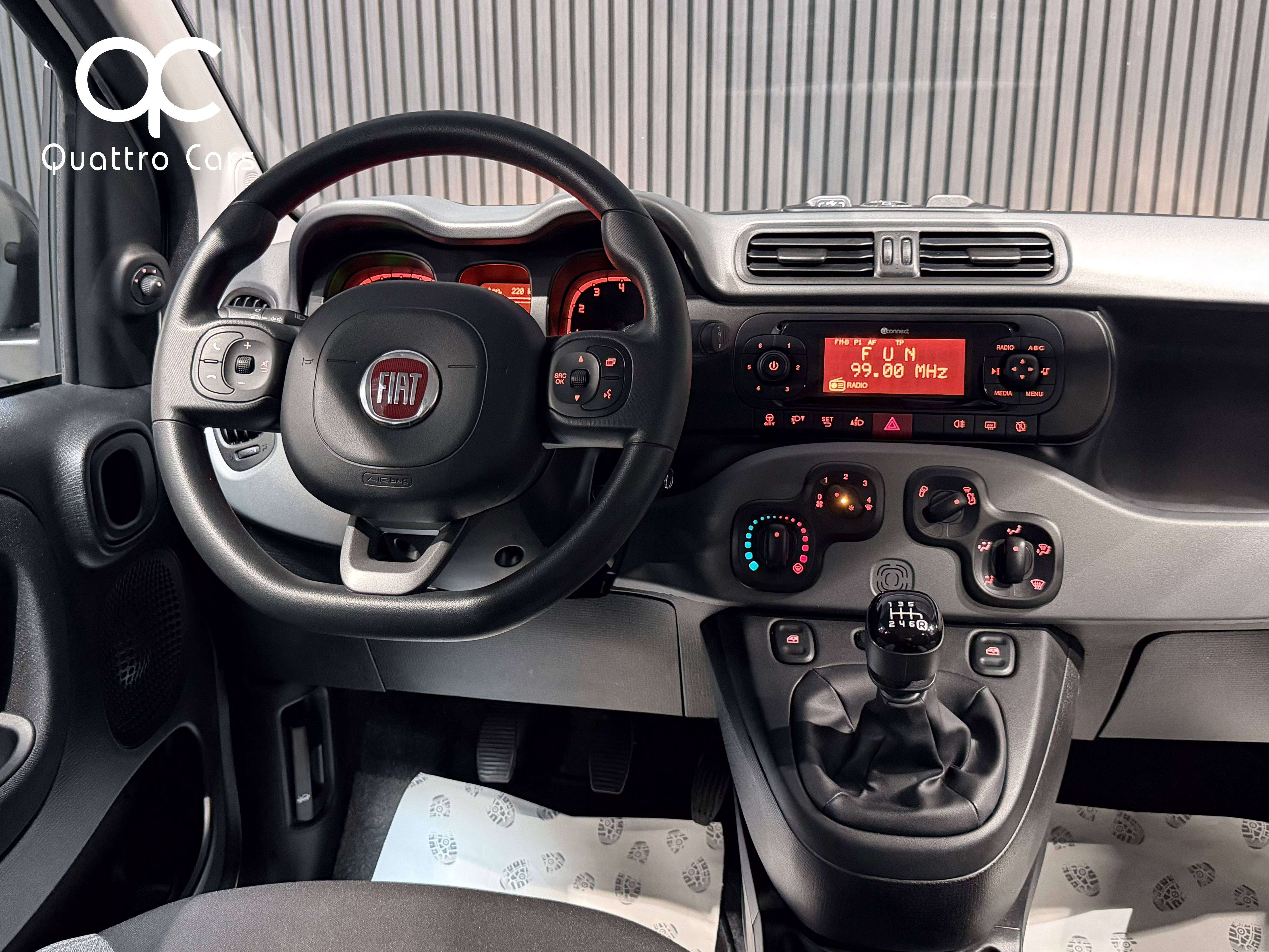 Fiat Panda 1.0i Hybrid - Clim - Bluetooth - Beau look !!