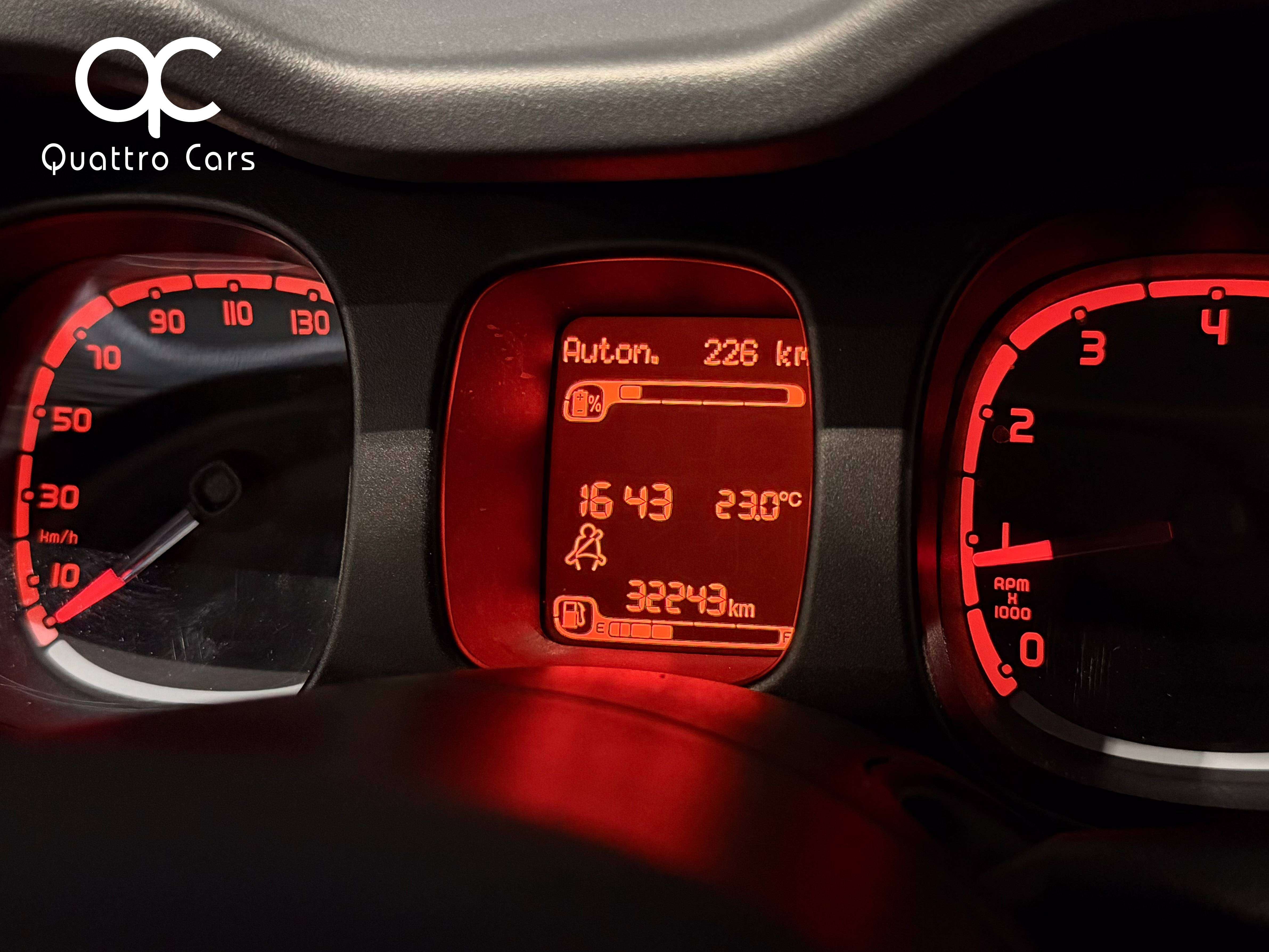 Fiat Panda 1.0i Hybrid - Clim - Bluetooth - Beau look !!