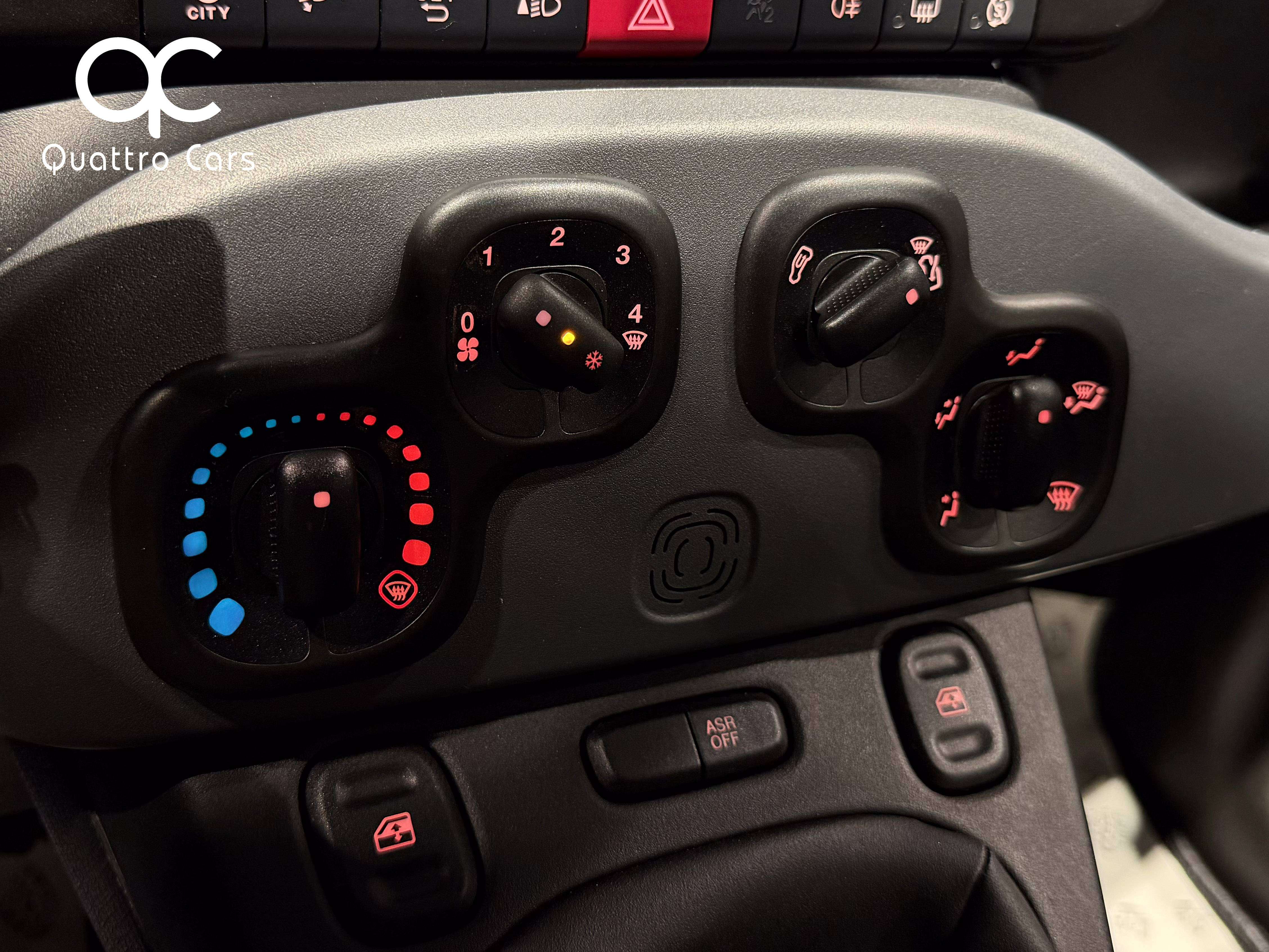 Fiat Panda 1.0i Hybrid - Clim - Bluetooth - Beau look !!