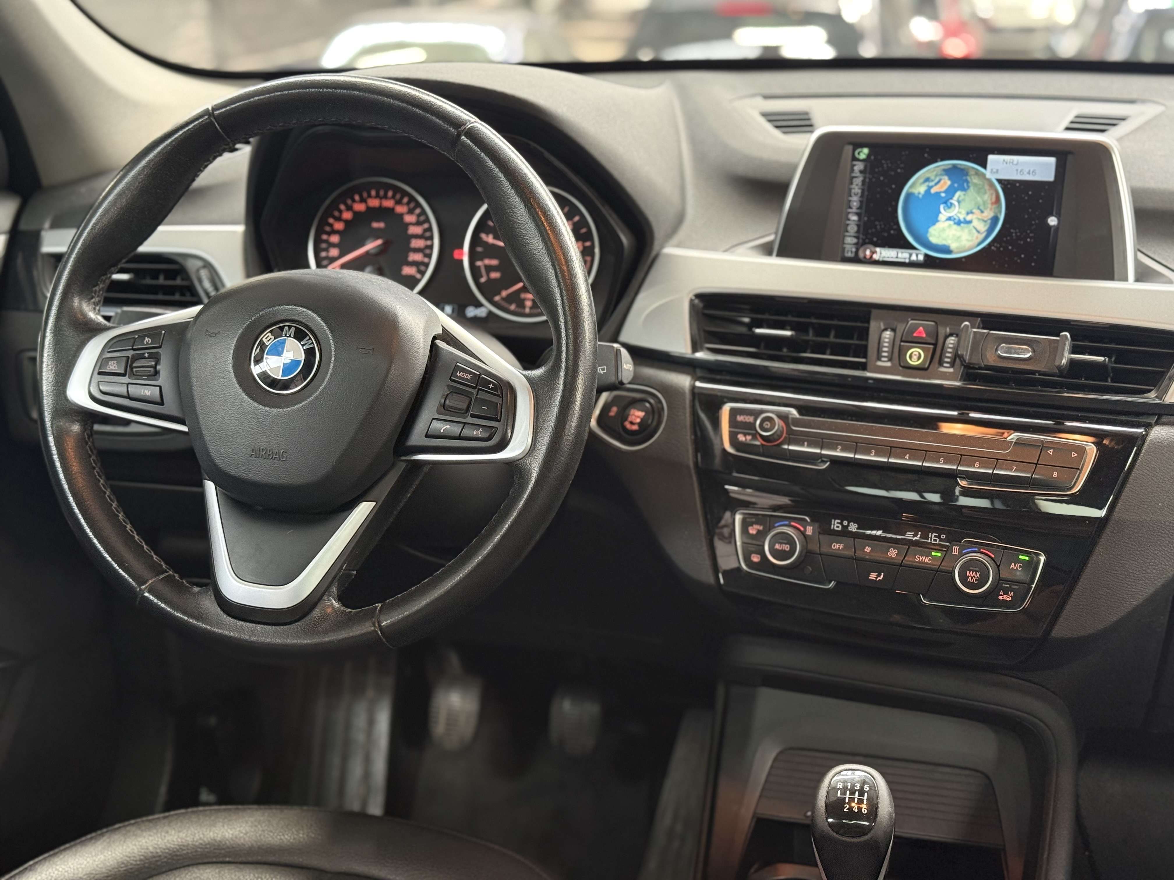 BMW X1 1.5i sDrive18 * 12/2016 * PANO * GPS * RADAR * CUIR * GARANTIE