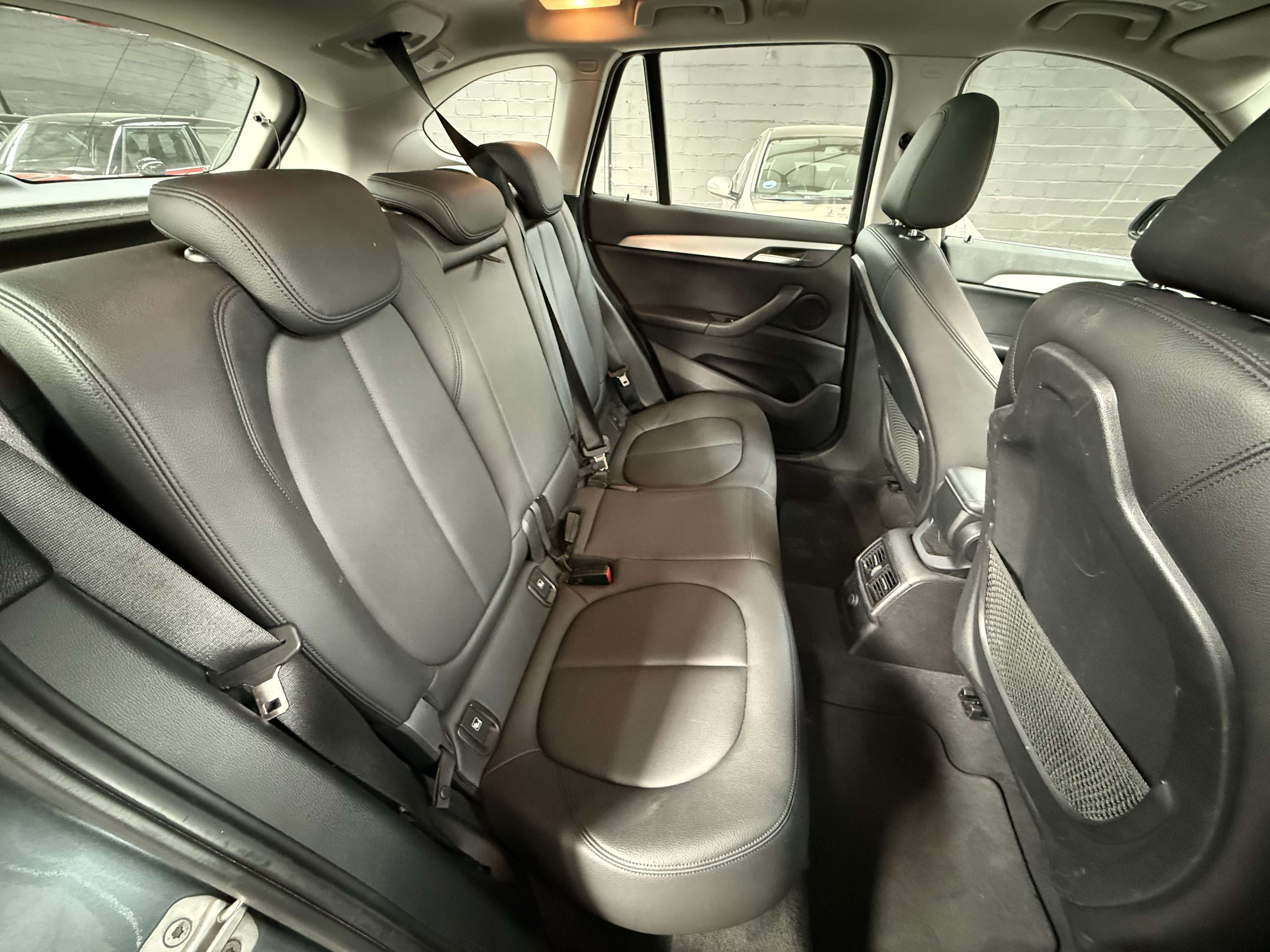 BMW X1 1.5i sDrive18 * 12/2016 * PANO * GPS * RADAR * CUIR * GARANTIE