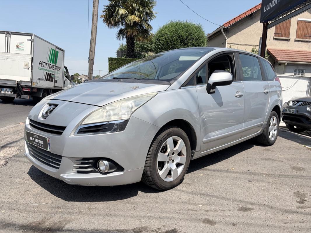Peugeot 5008 7 PLACES 2012 1.6 HDi Active TOIT PANORAMIQUE RADAR BLUETOOTH RÉGULATEUR PAYER EN 3Foi